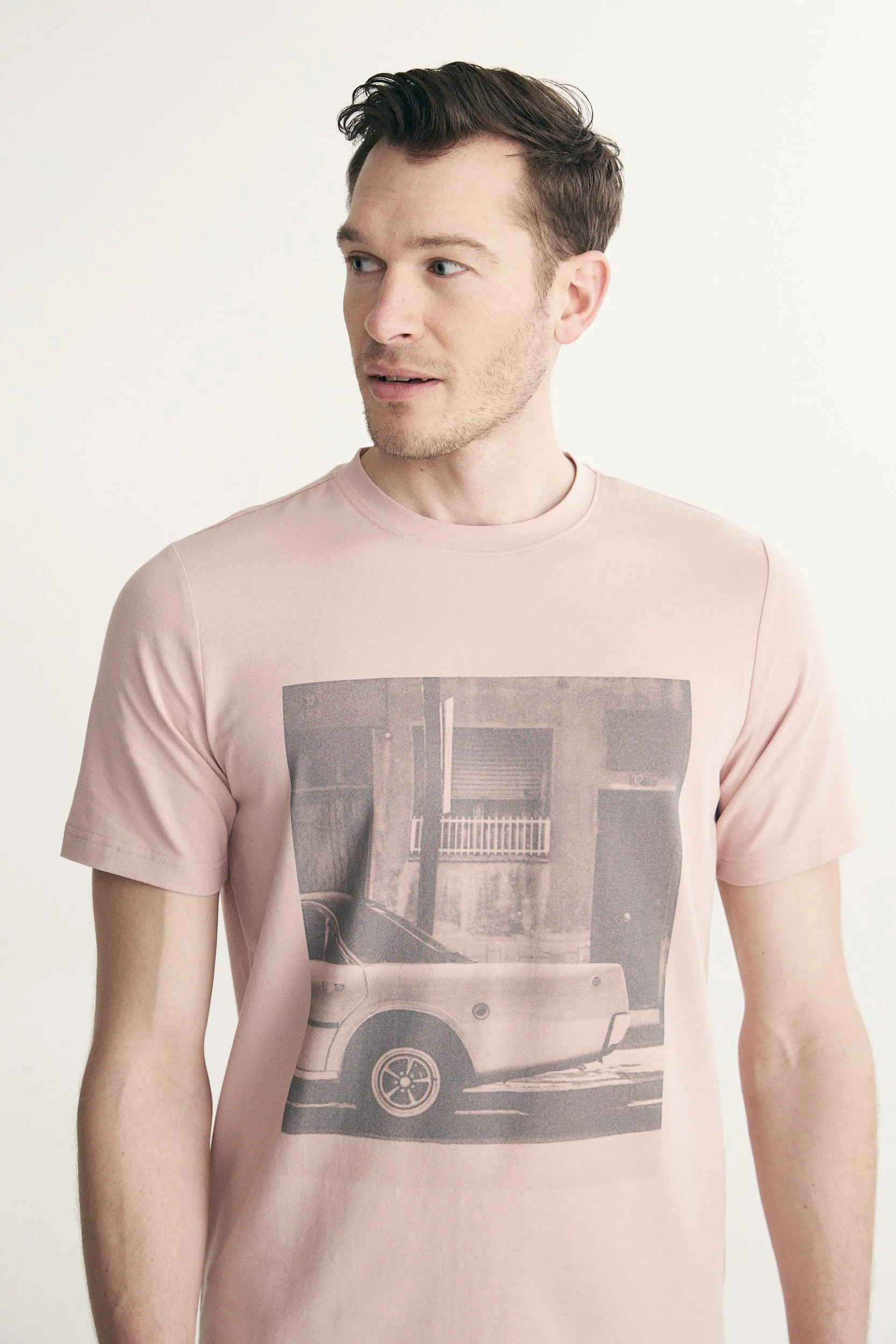 Automobile graphic print t-shirt - Image 4
