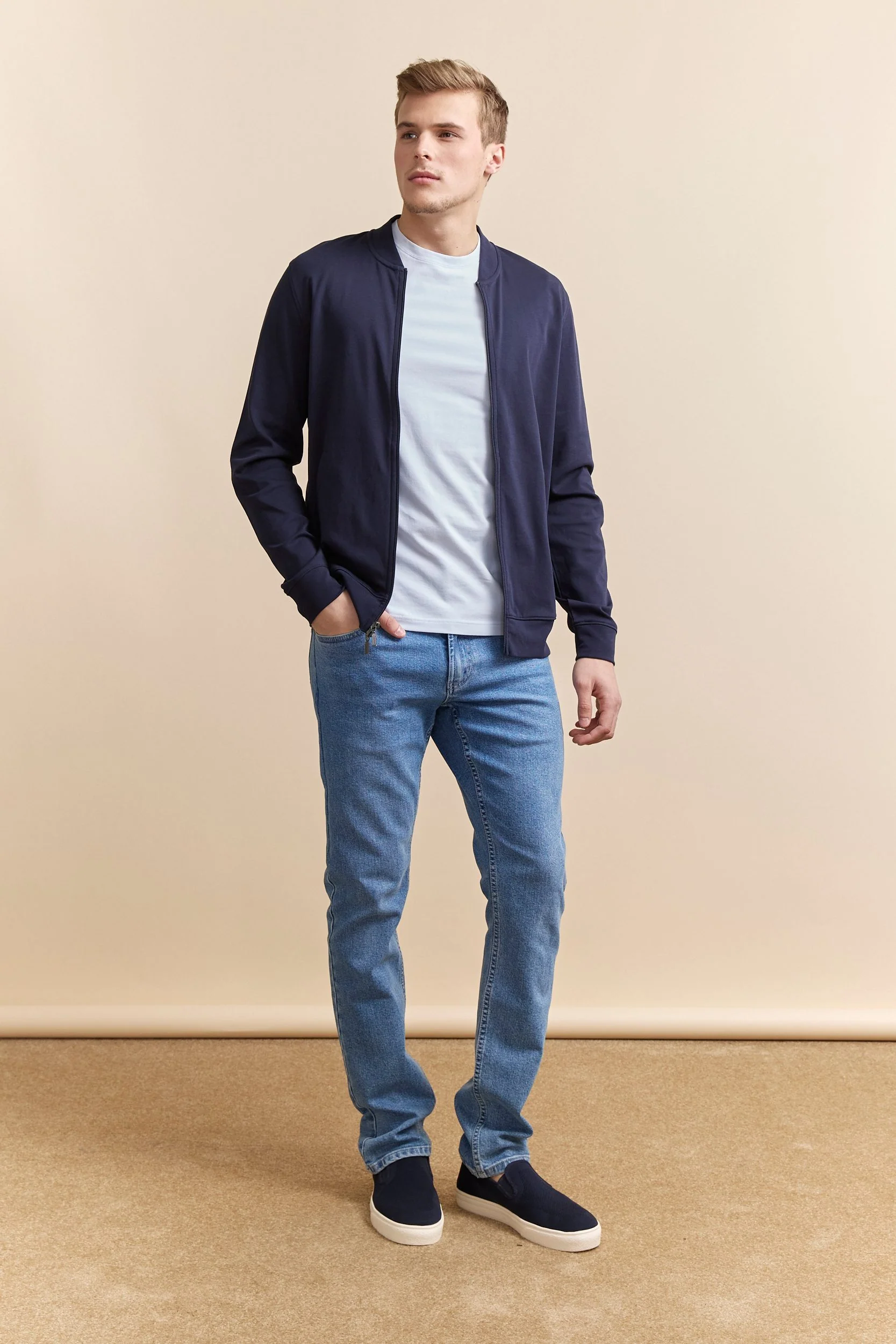 Basic crew neck t-shirt - Image 15