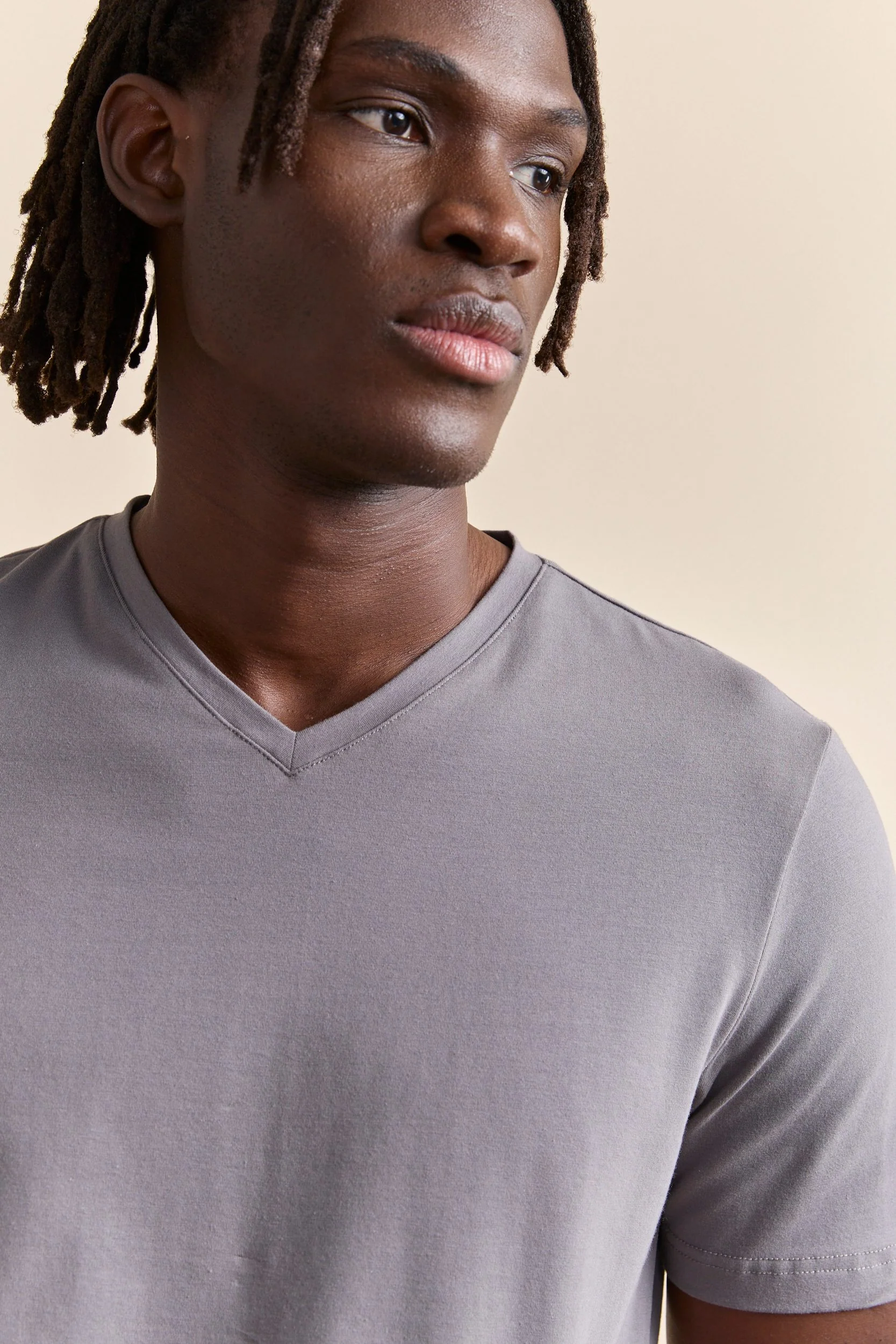 Basic V neck T-shirt - Image 11