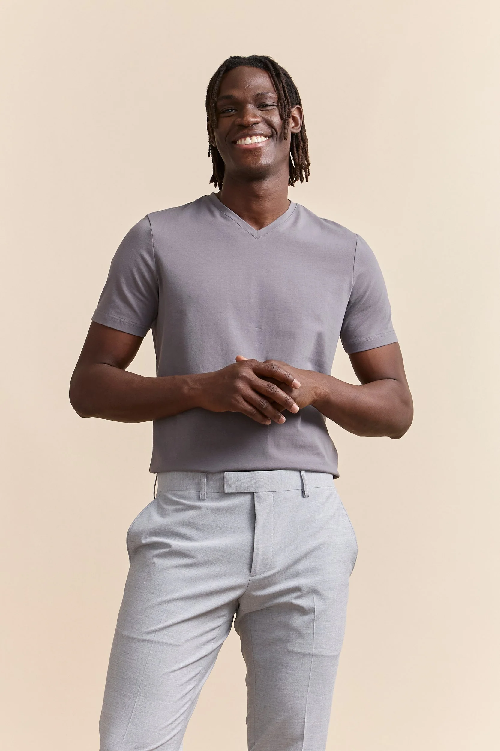 Basic V neck T-shirt - Image 12