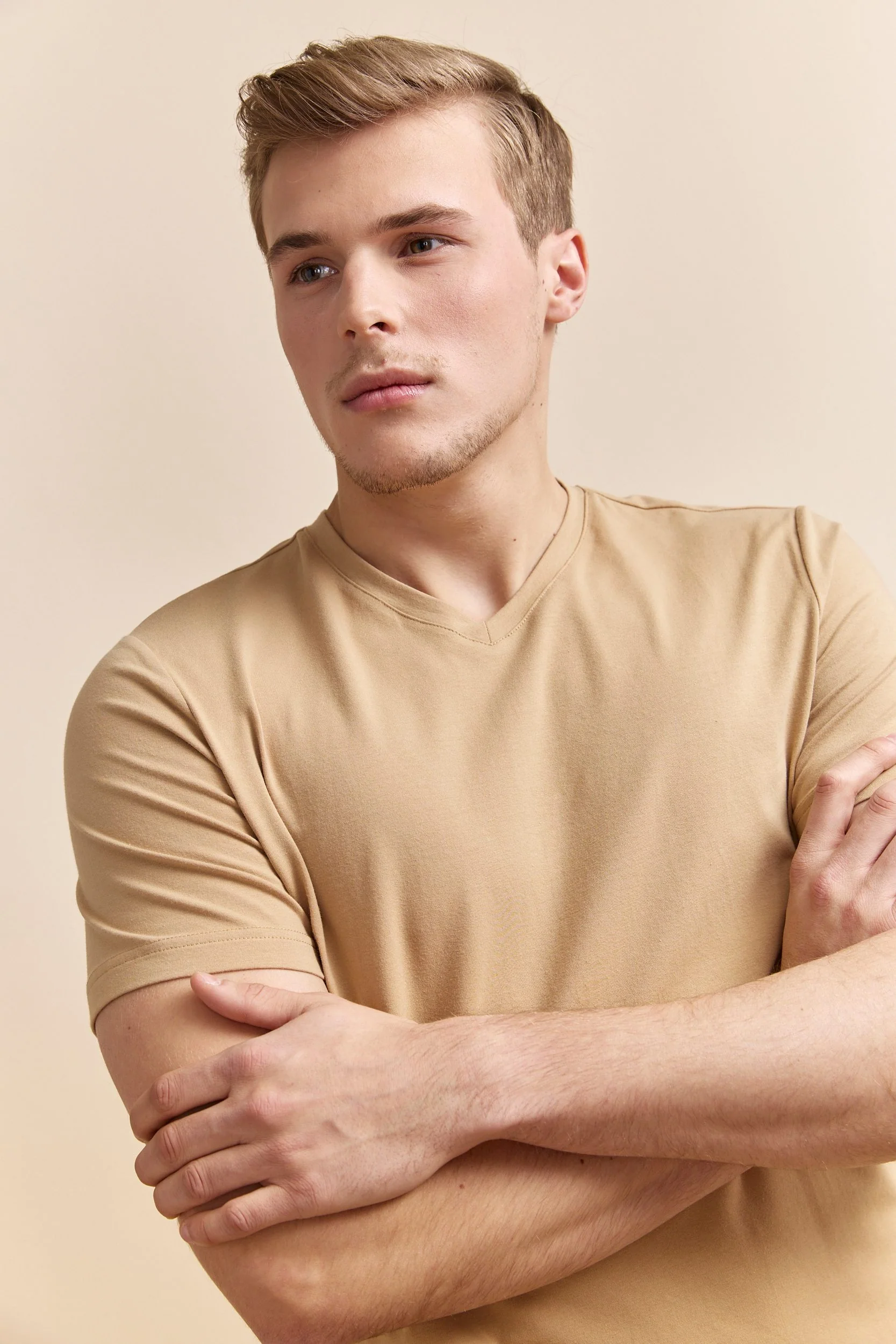 Basic V neck T-shirt - Image 18