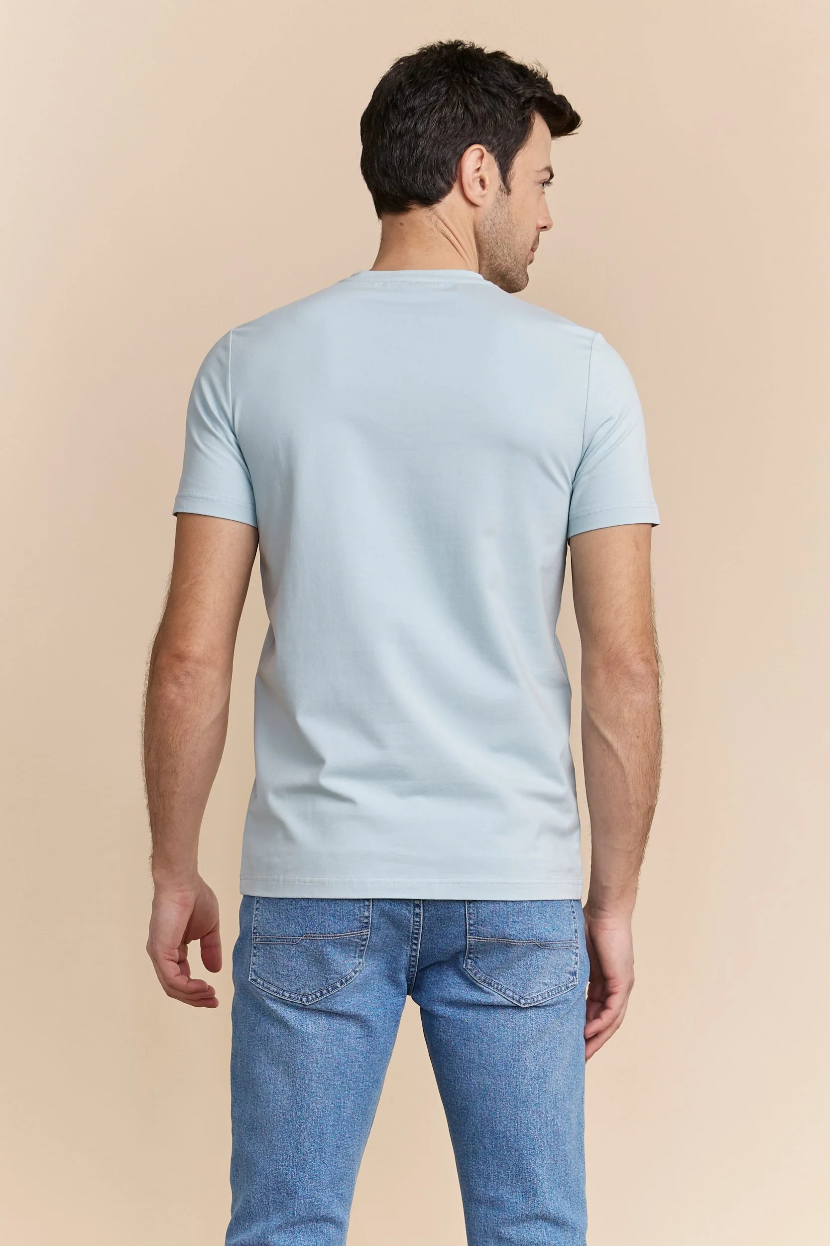 Basic V neck T-shirt - Image 10