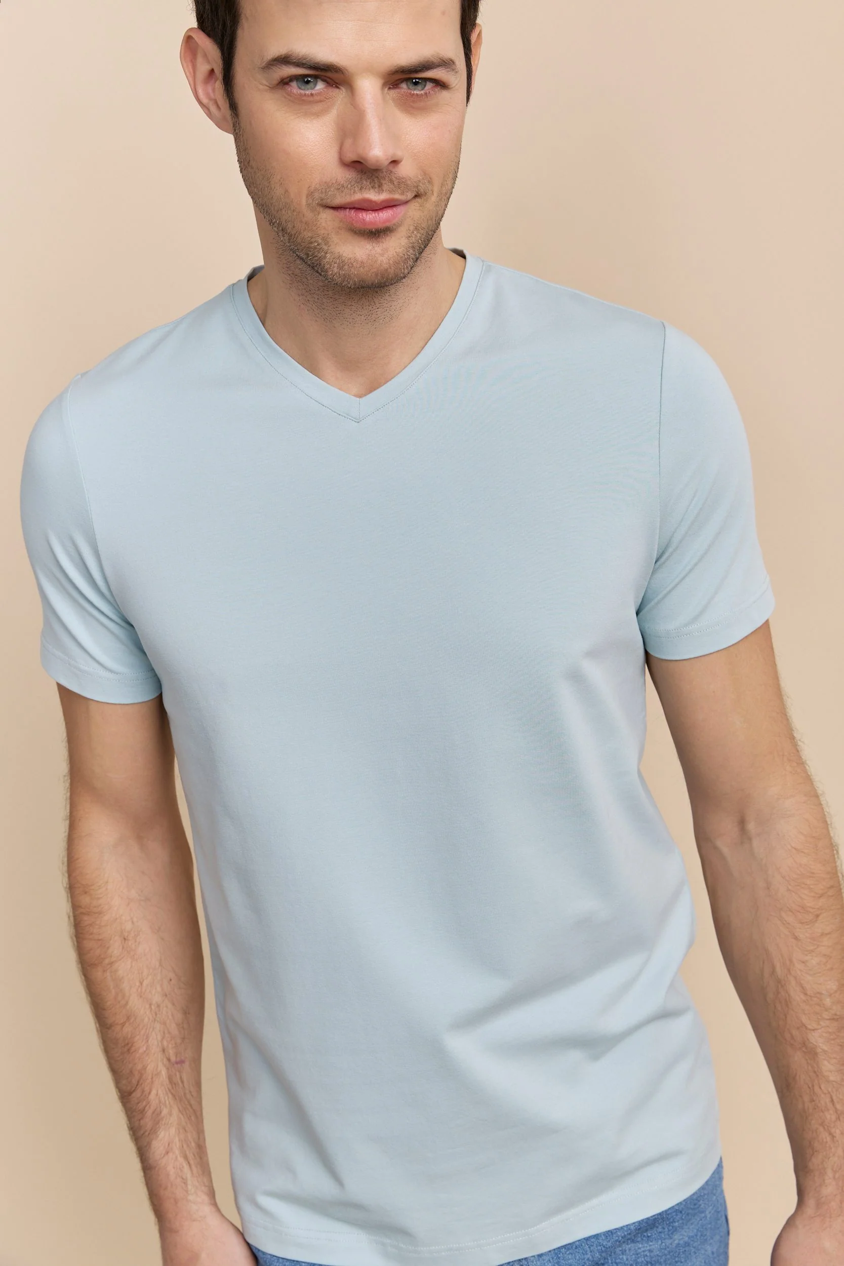 Basic V neck T-shirt - Image 11