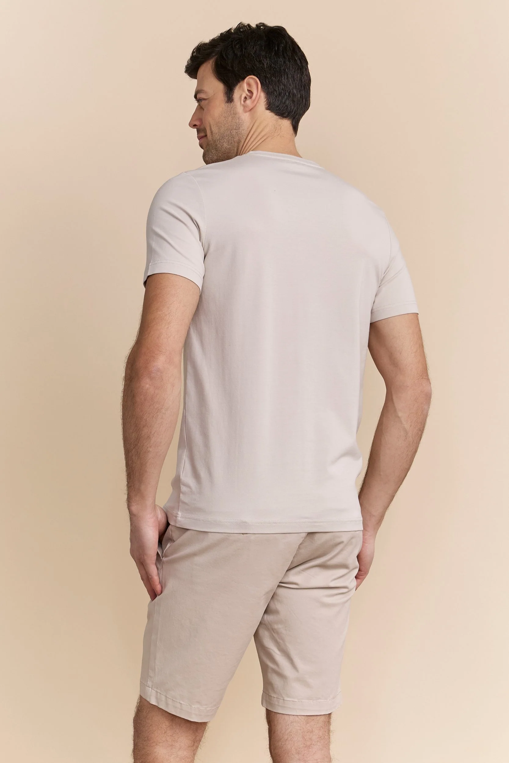 Basic V neck T-shirt - Image 12