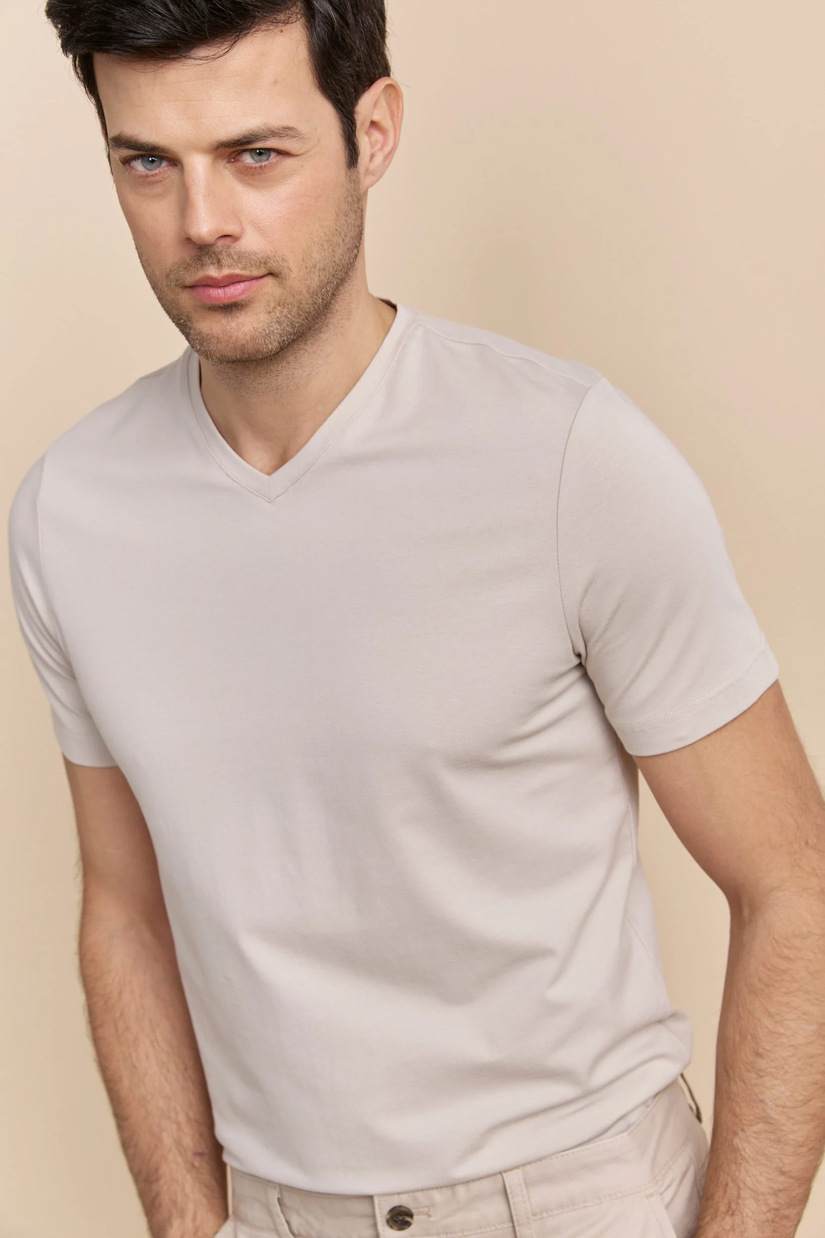 Basic V neck T-shirt - Image 13