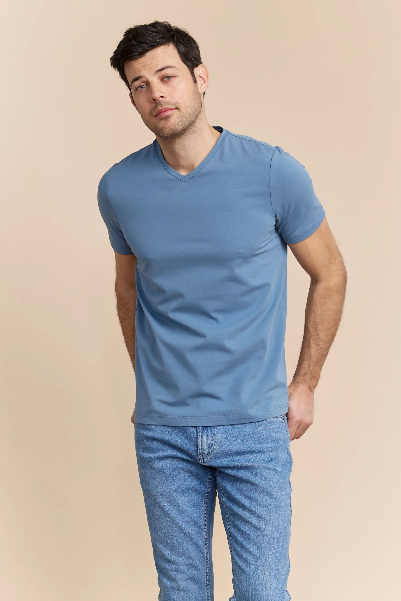 Basic V neck T-shirt - Image 2