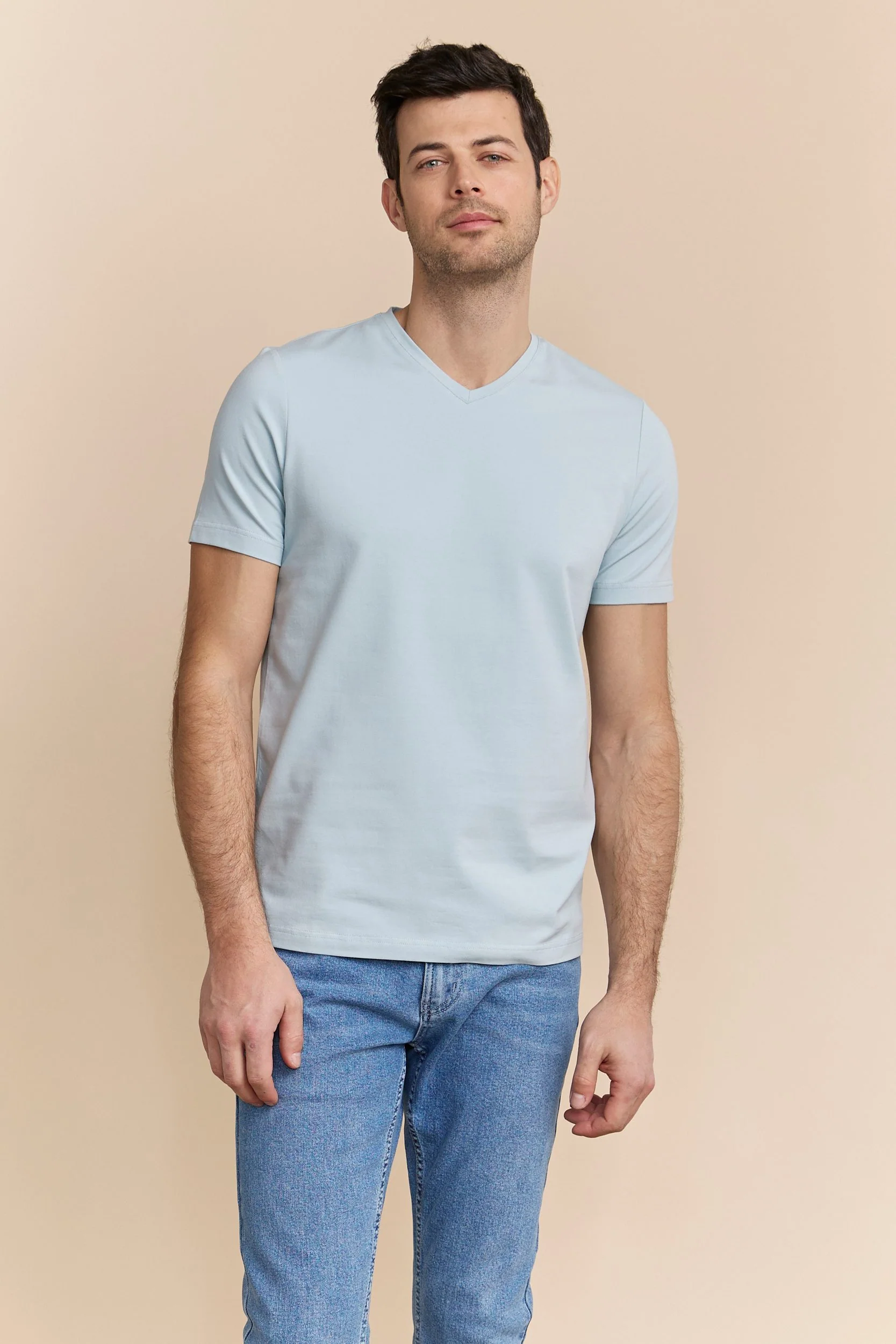 Basic V neck T-shirt - Image 3