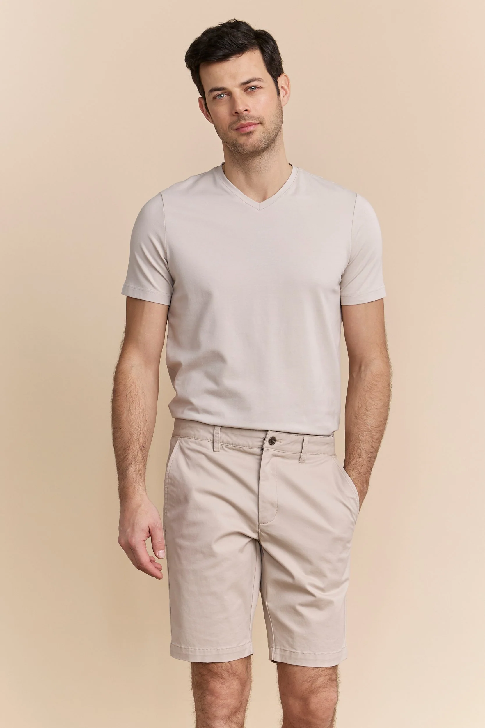 Basic V neck T-shirt - Image 4