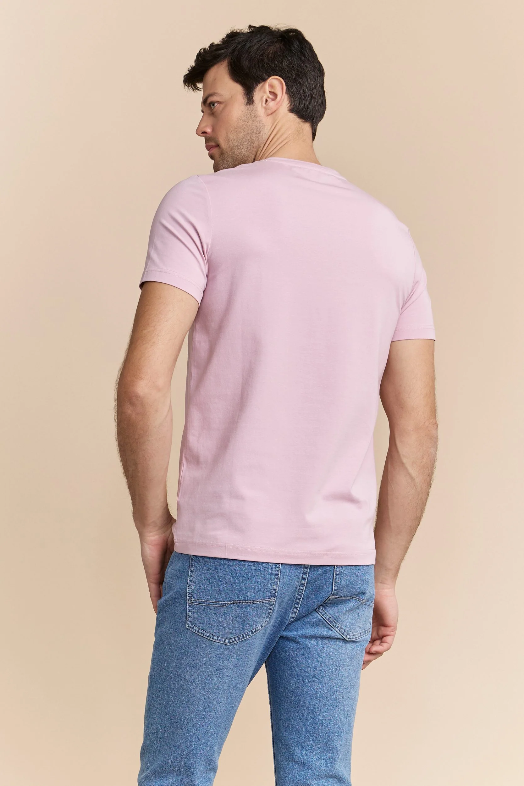 Basic V neck T-shirt - Image 5