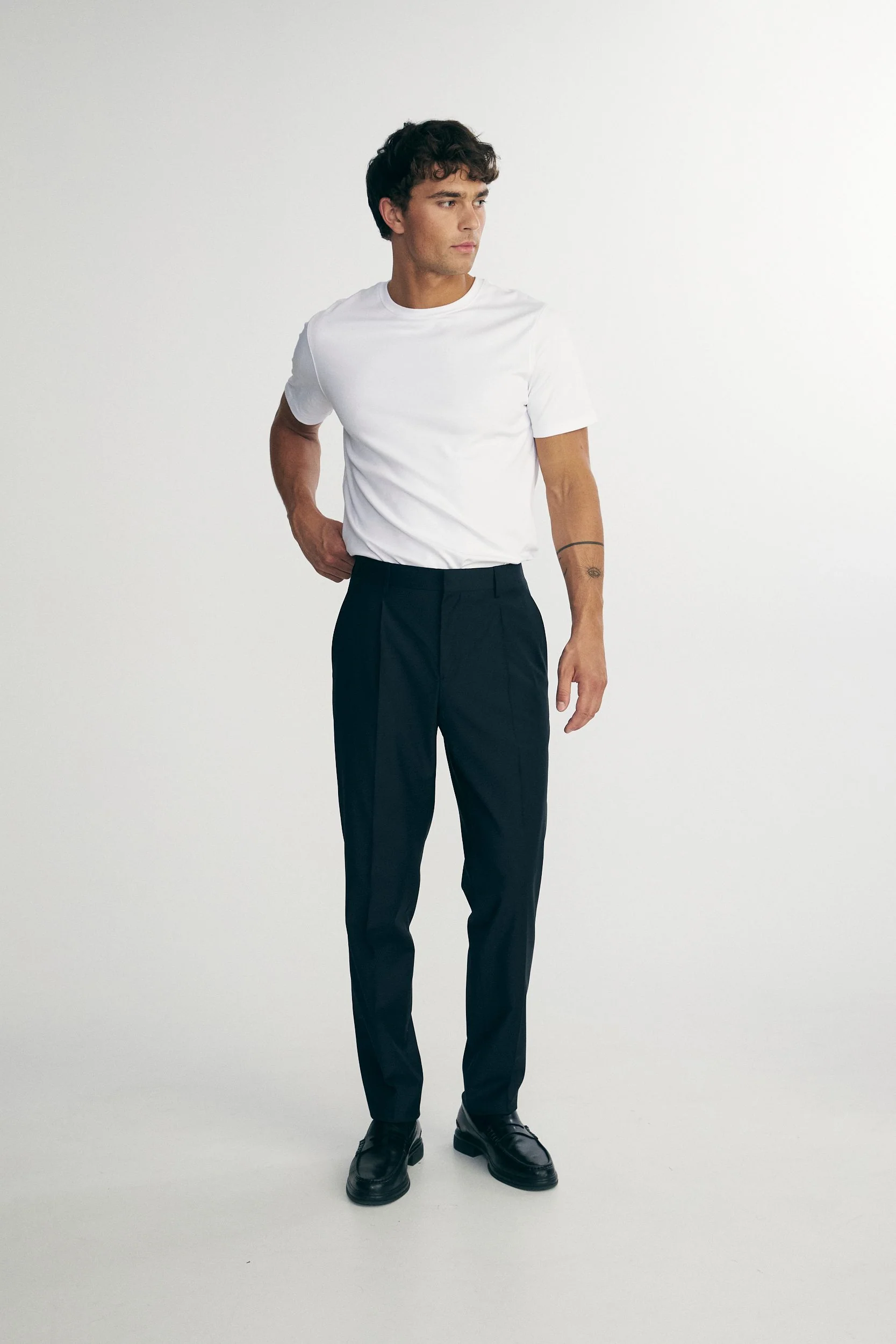 Solid color pleated pants - Image 2