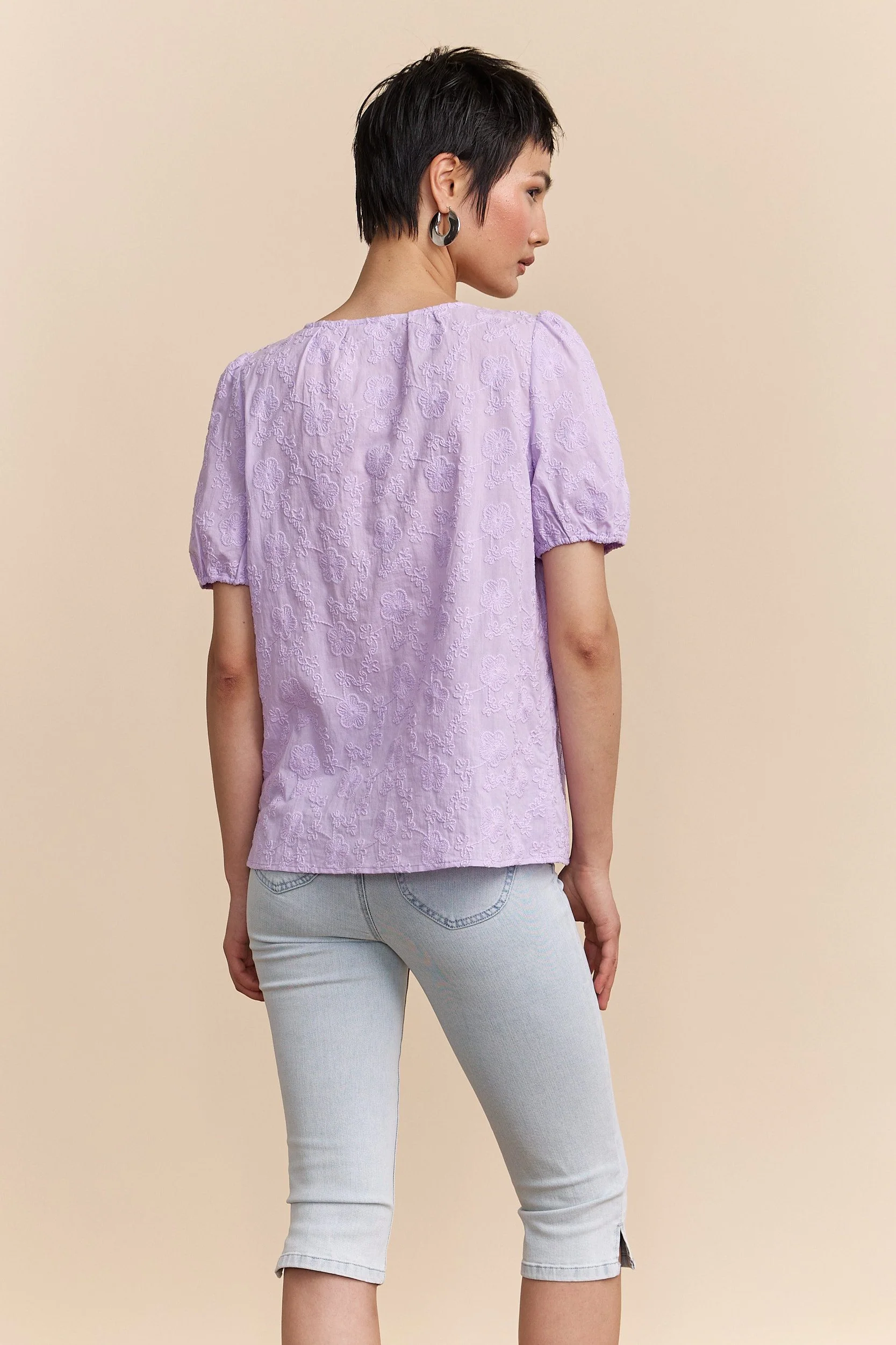 Embroidered blouse with puffy sleeves - Image 3