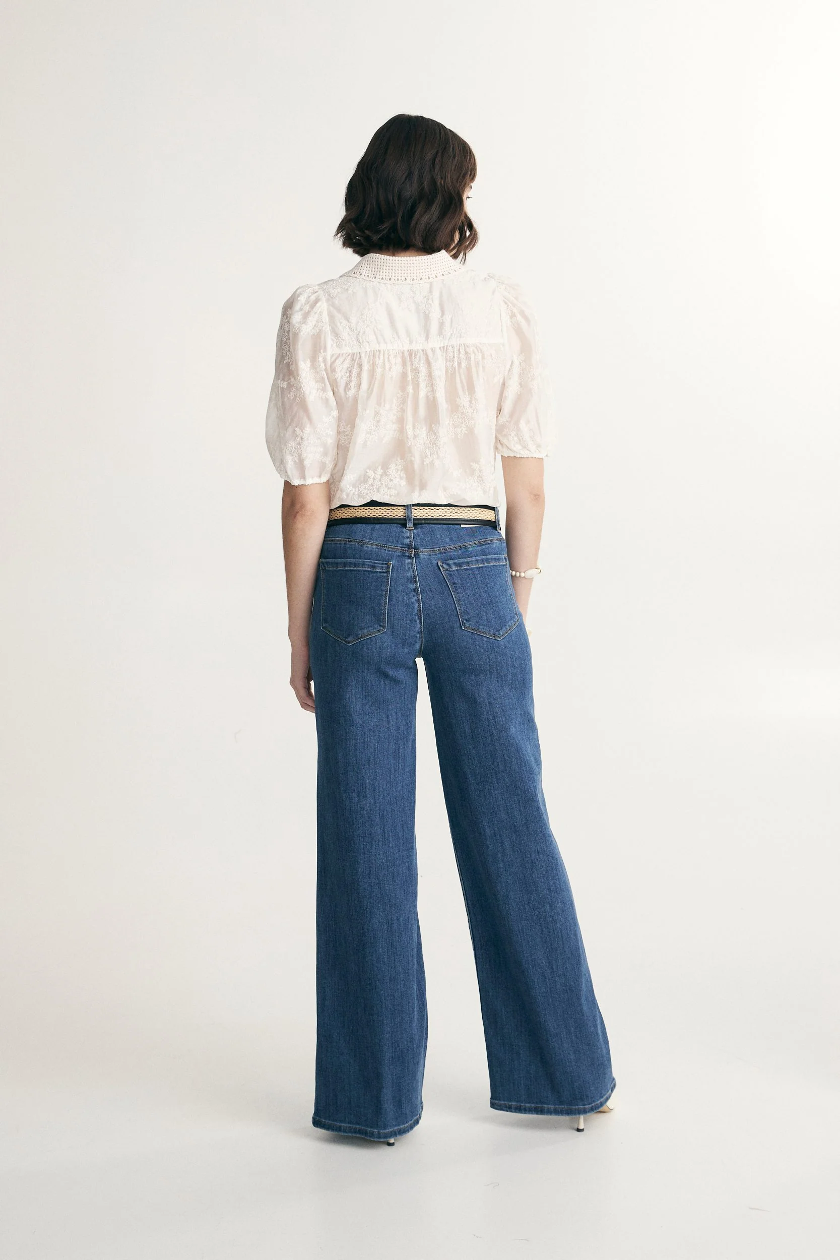 Blouse with crochet collar - Image 2
