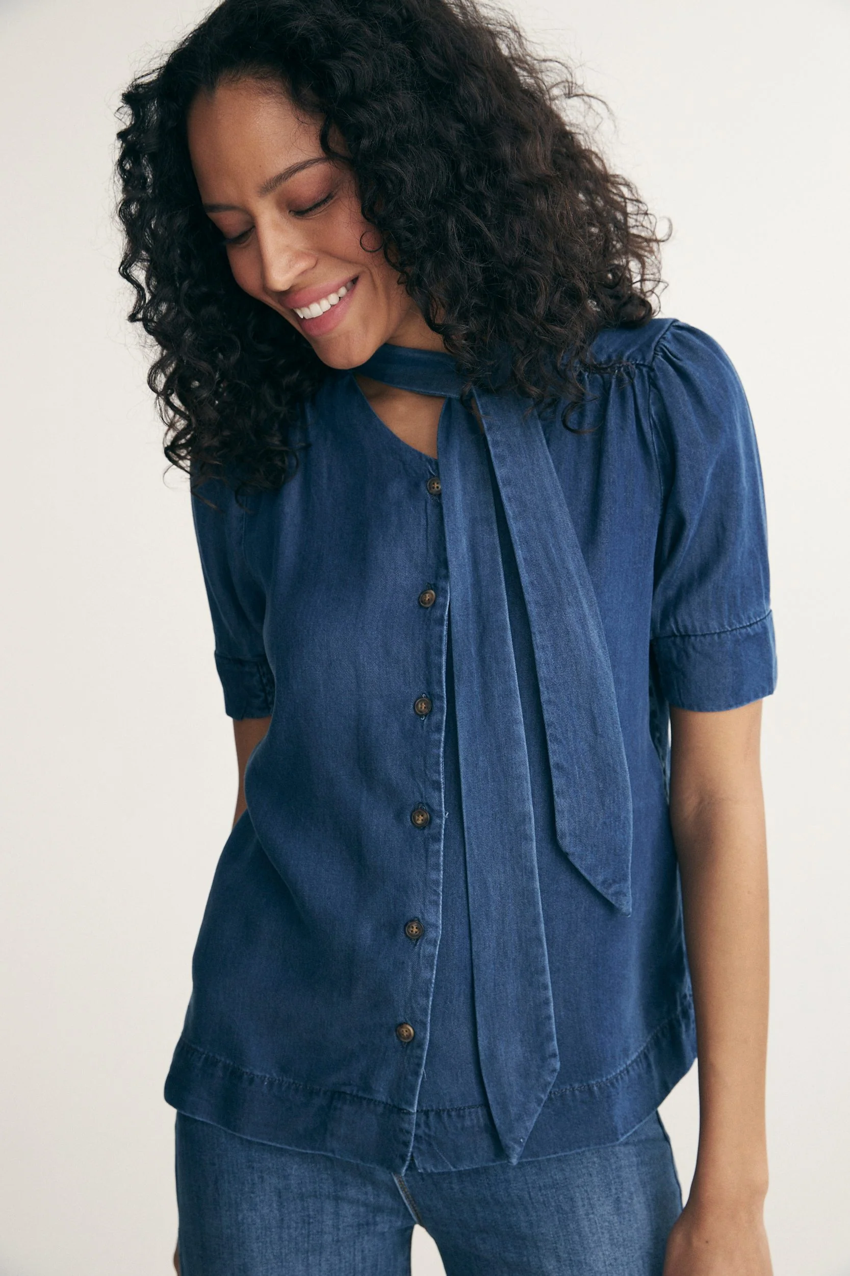 Blouse with tied neck - Image 4