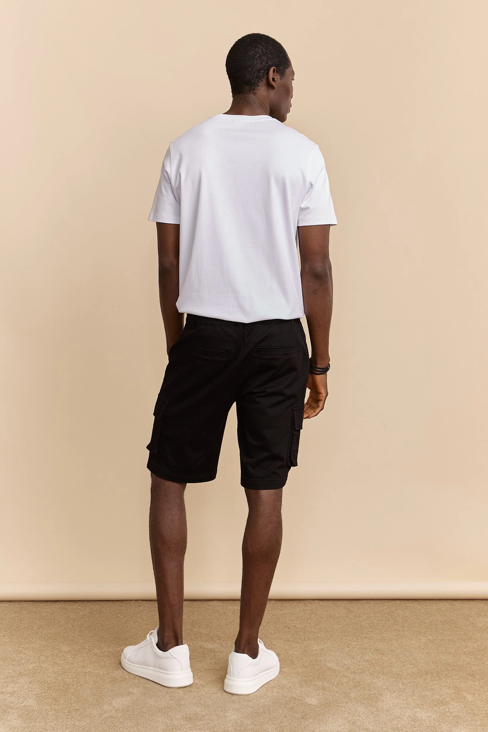 Cargo shorts with pockets - Image 3