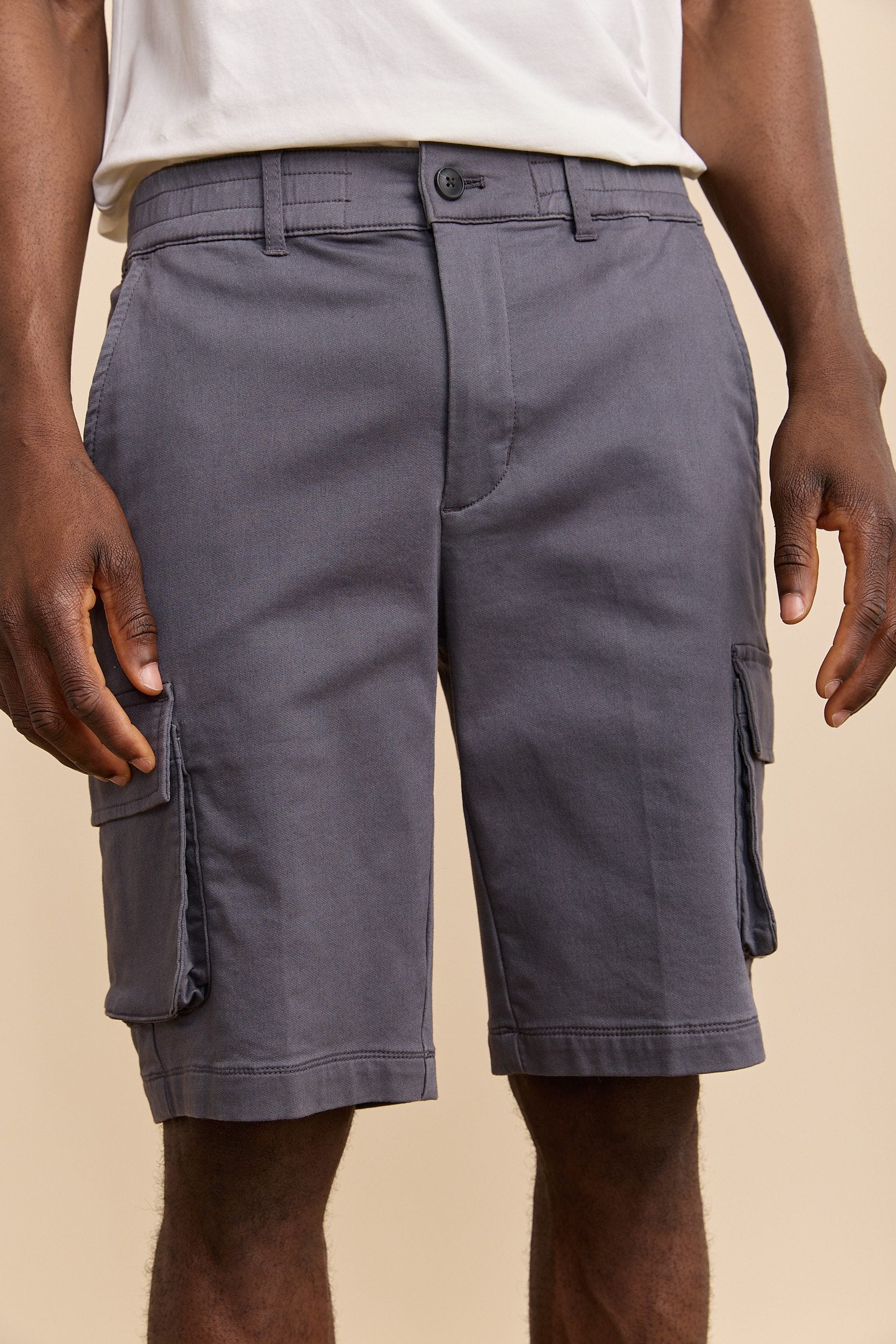 Cargo shorts with pockets - Image 7