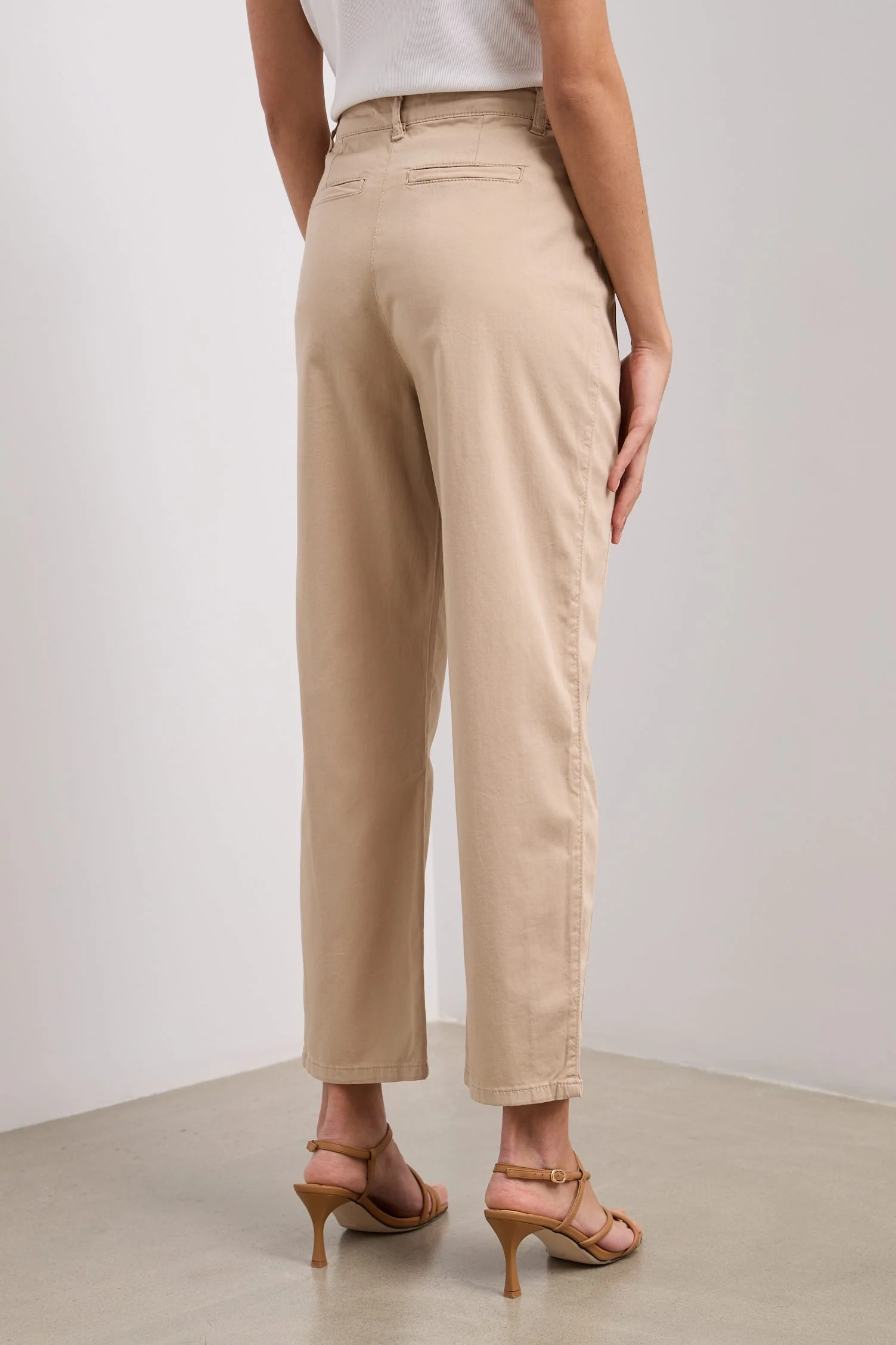 Casual Carrot Pant - Image 4