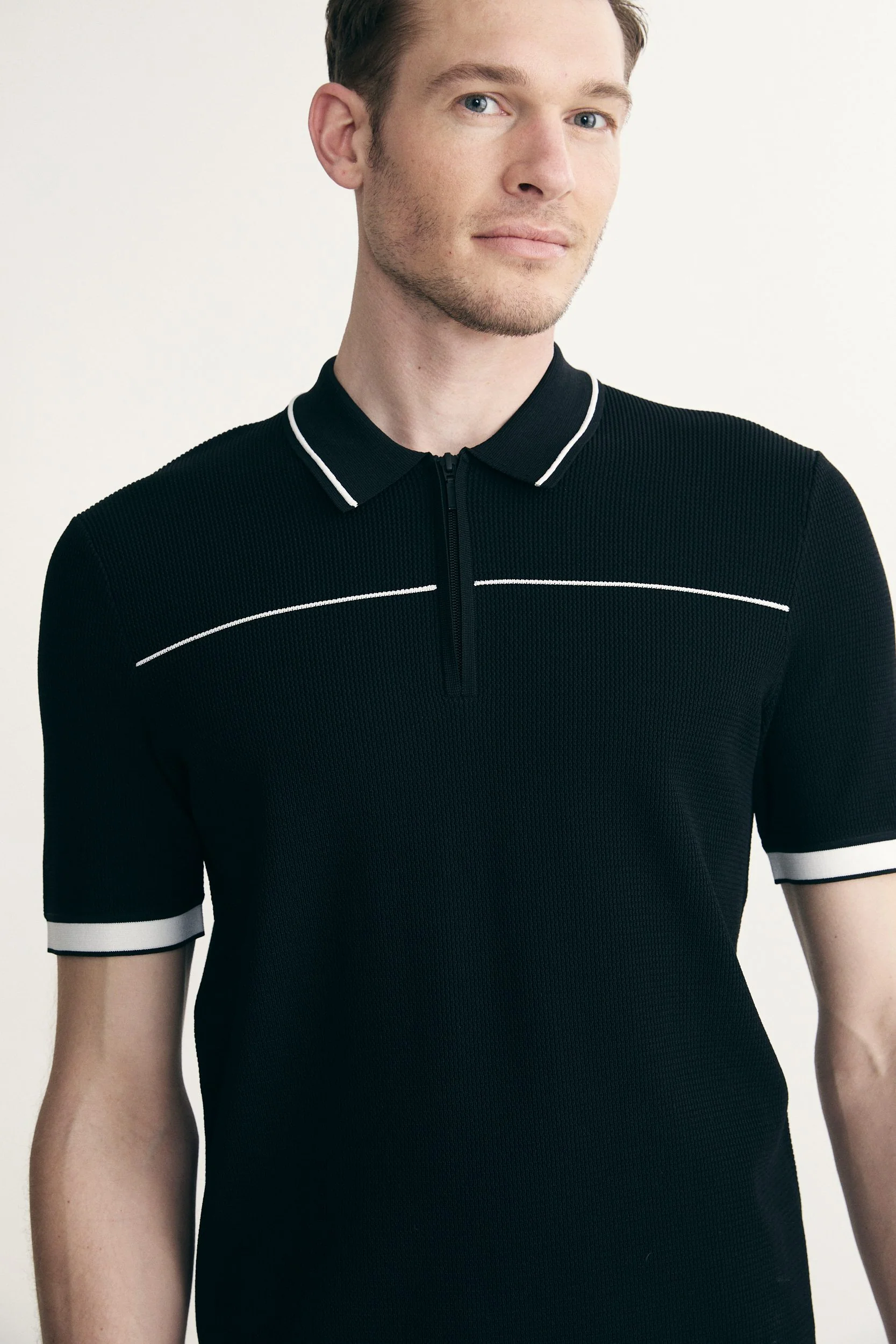 Contrast details knitted polo - Image 2