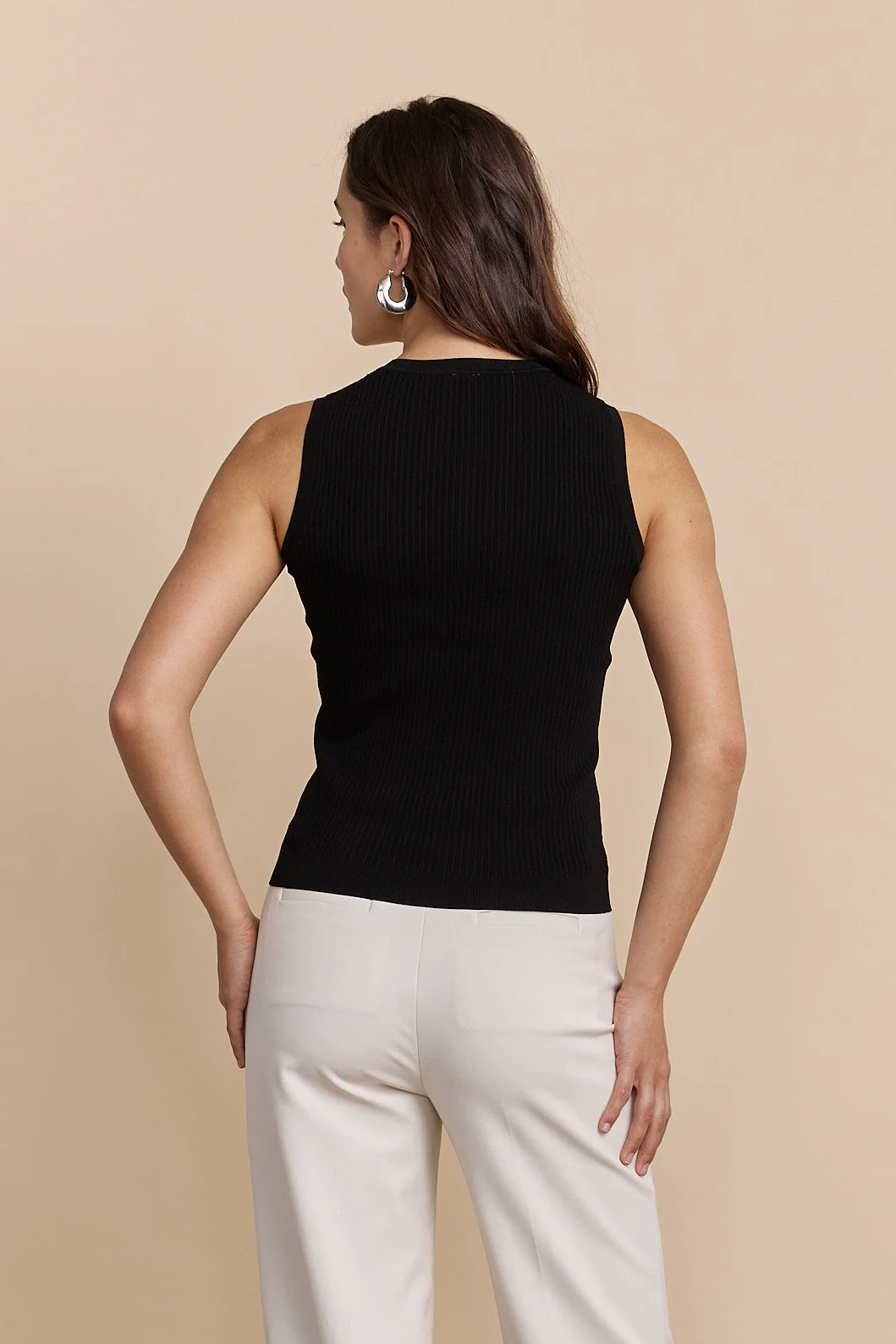 Crew neck sleeveless sweater - Image 3