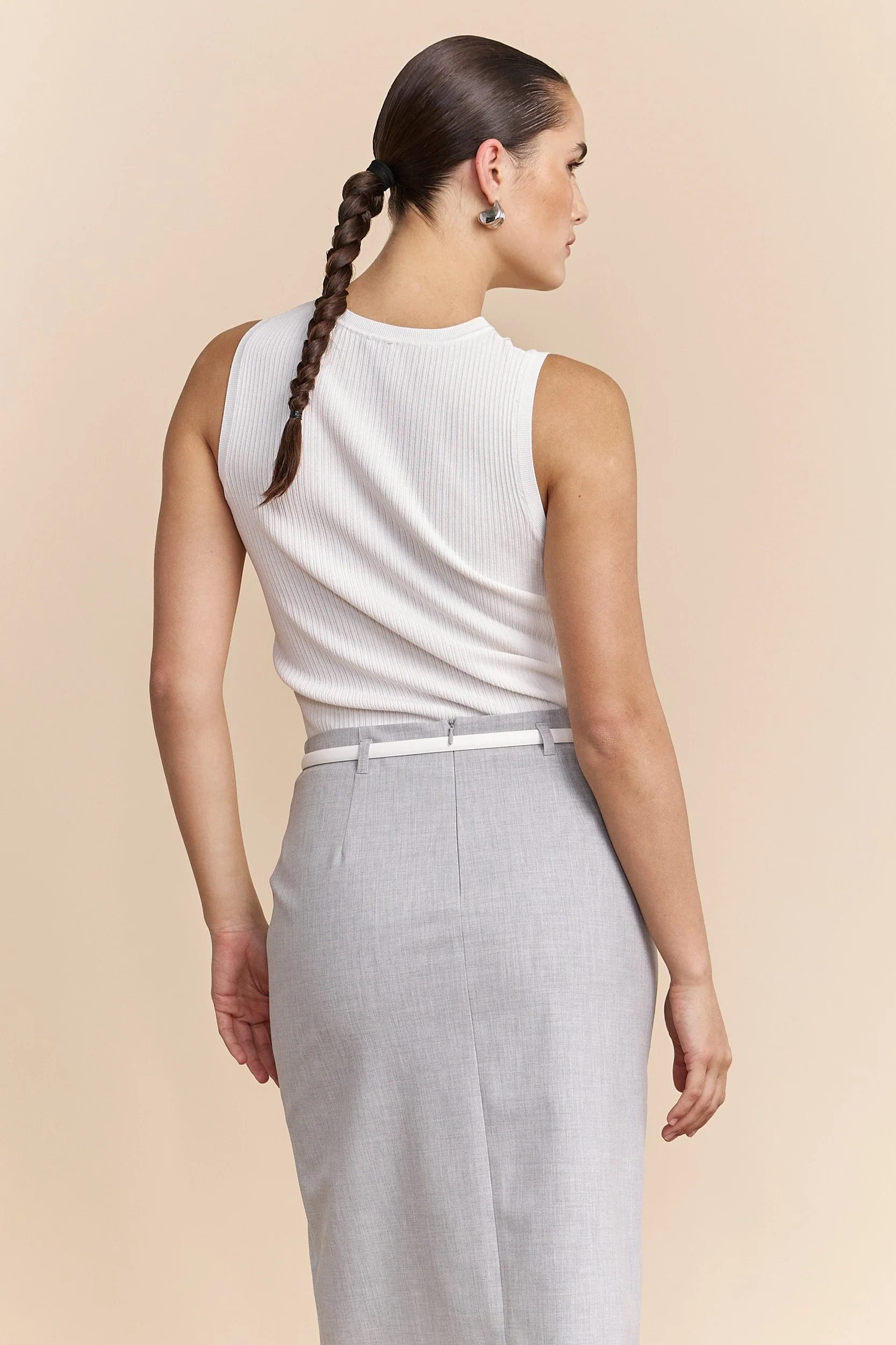 Crew neck sleeveless sweater - Image 6