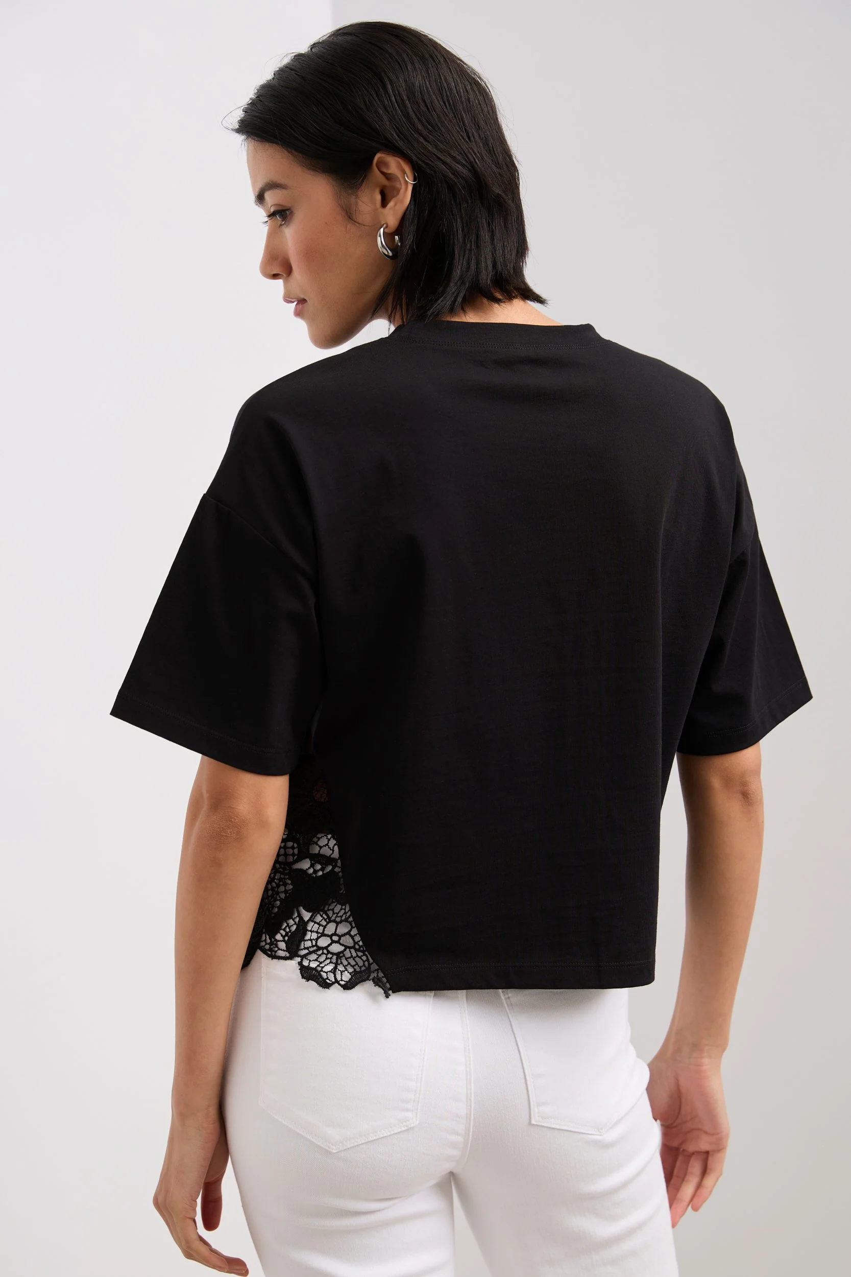 Short t-shirt with crochet detail - Image 2