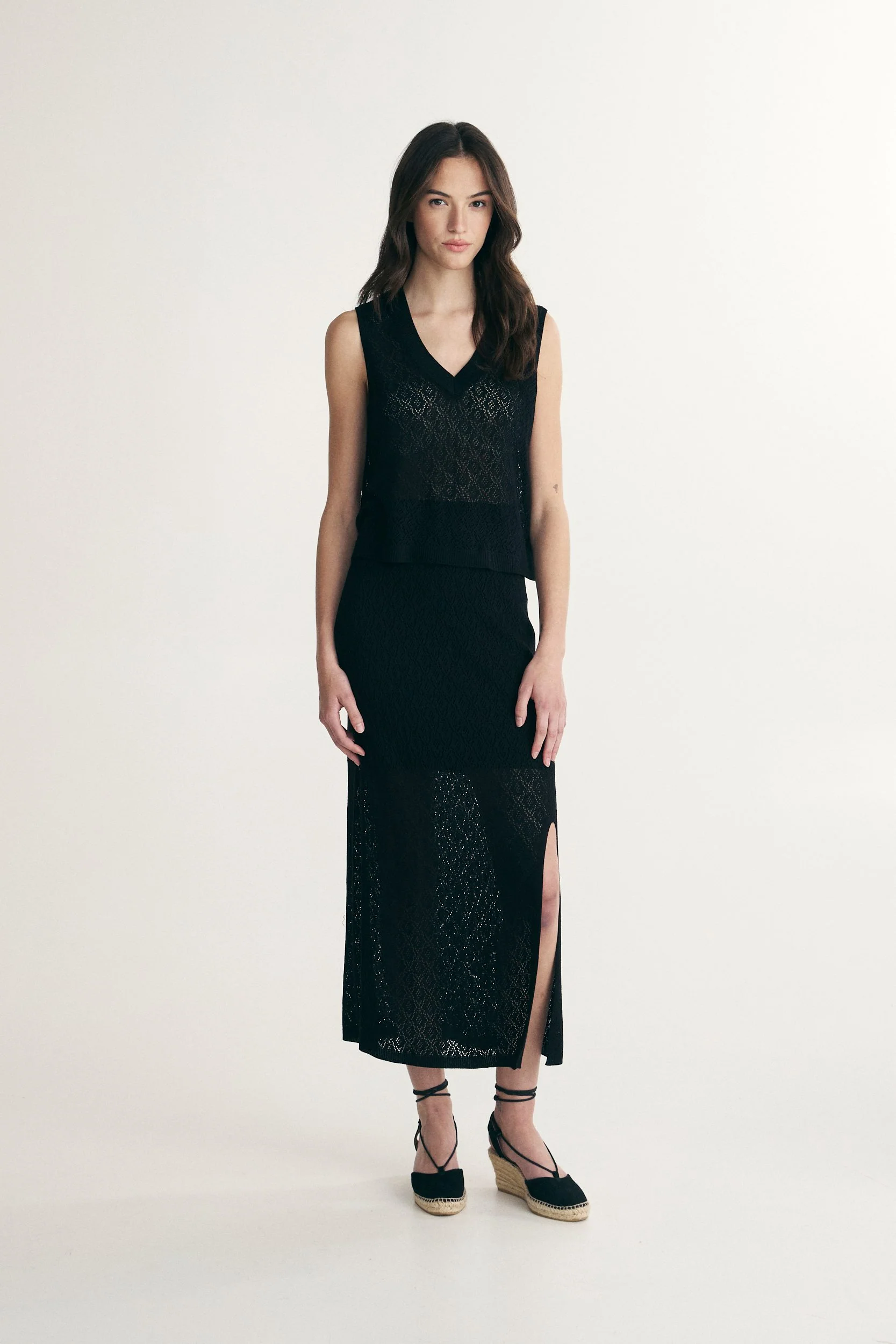 Cropped sleeveless sweater - Image 6