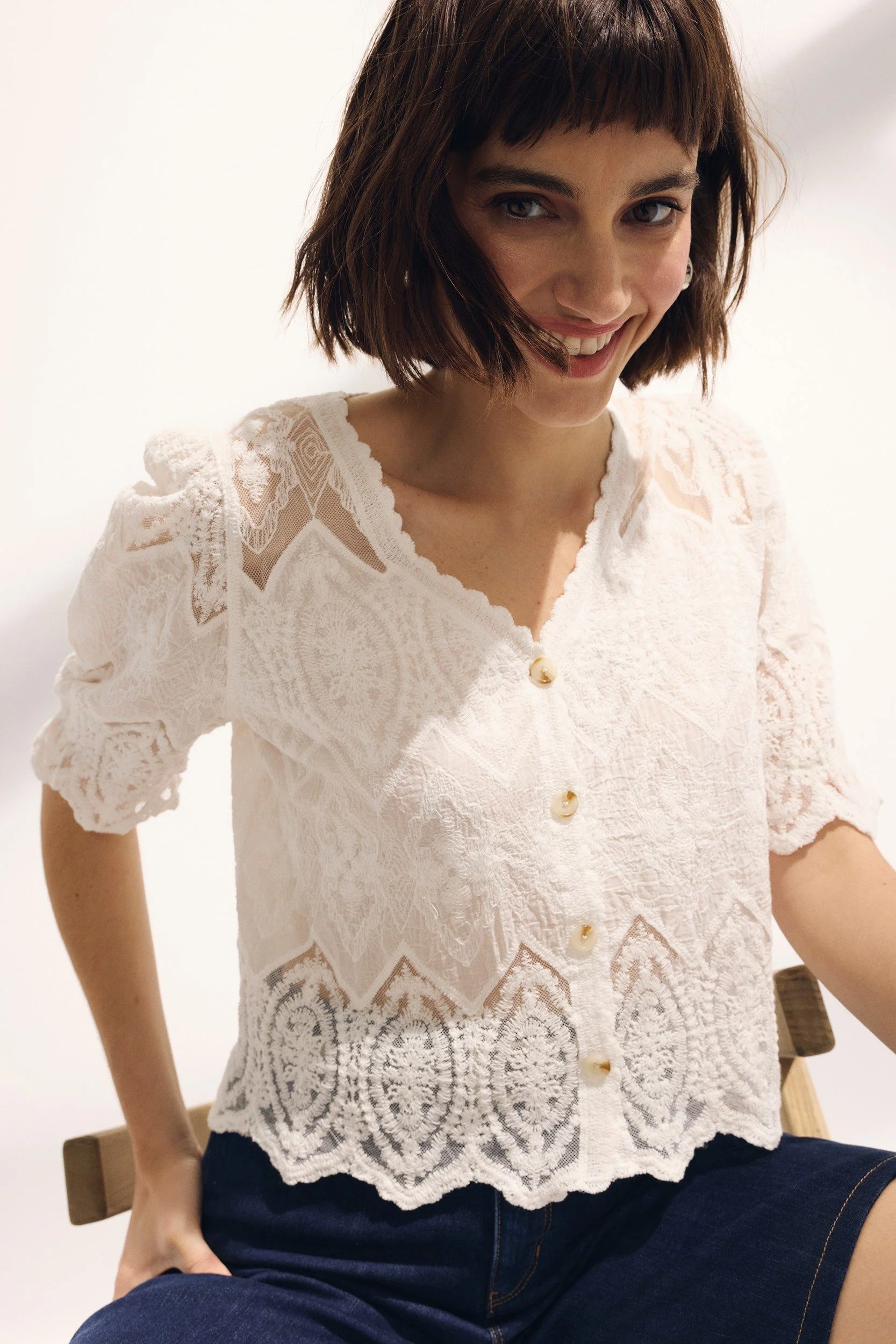 Embroidered blouse - Image 4