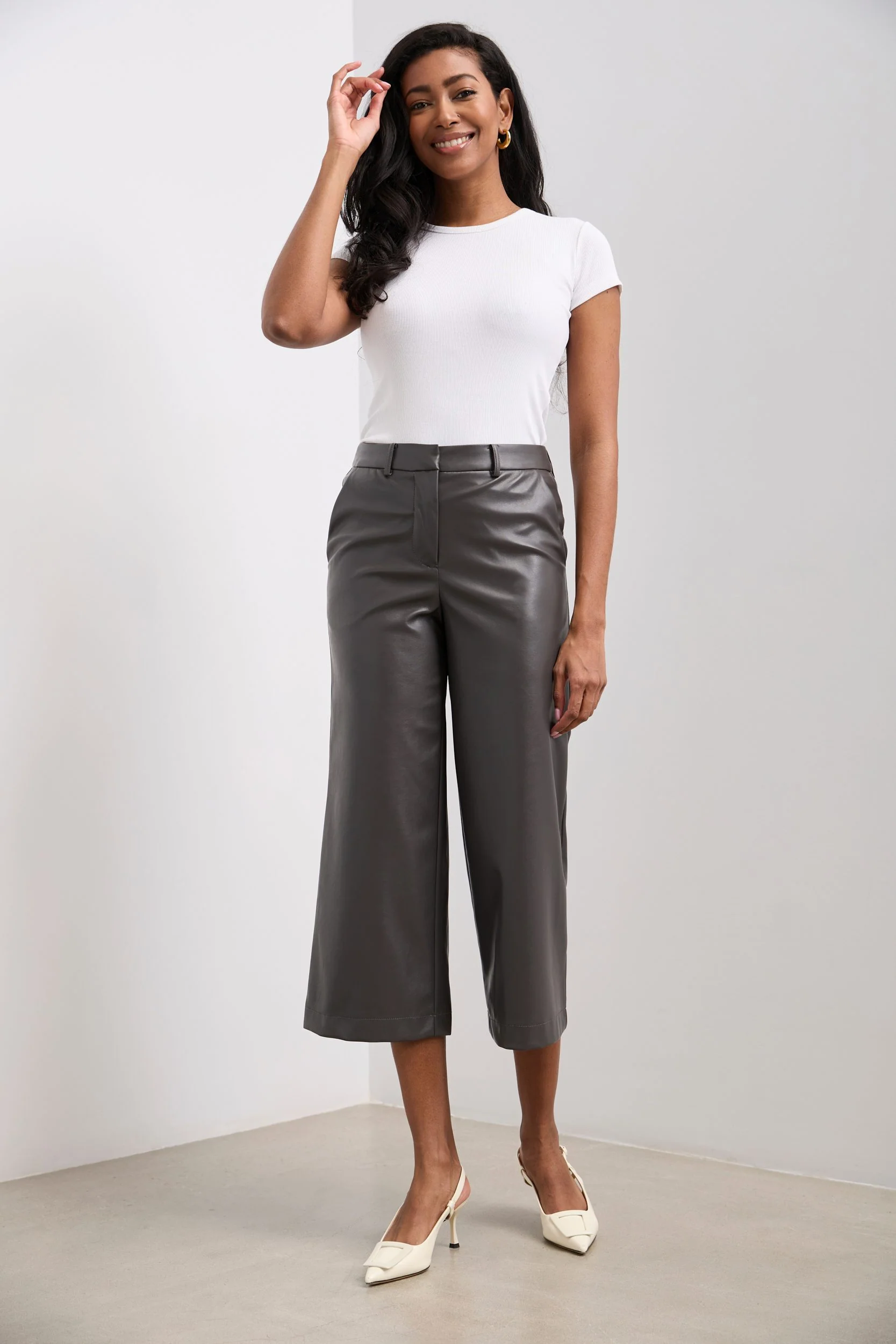 Soft vegan leather cropped pan - Image 3