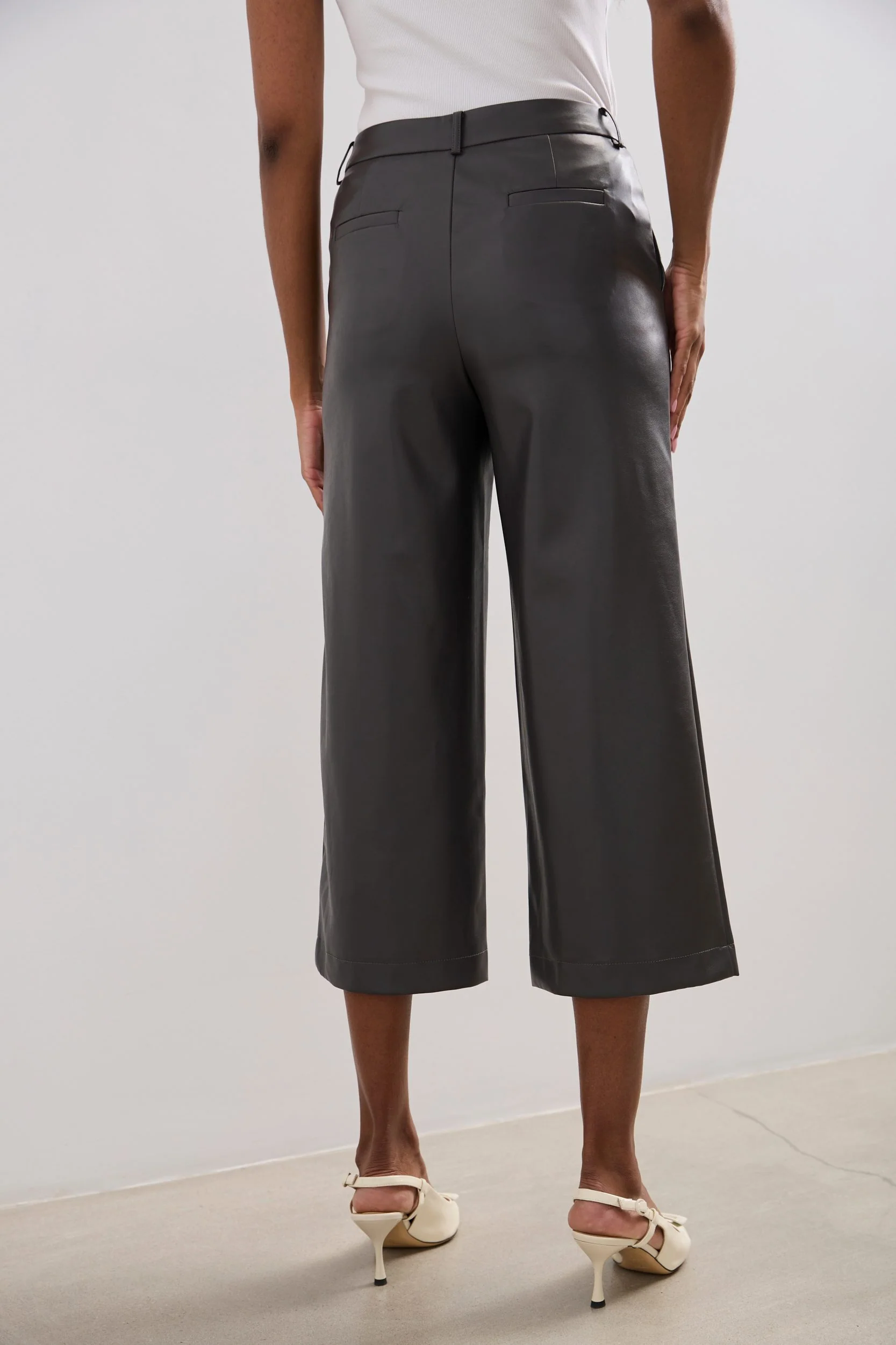 Soft vegan leather cropped pan - Image 4
