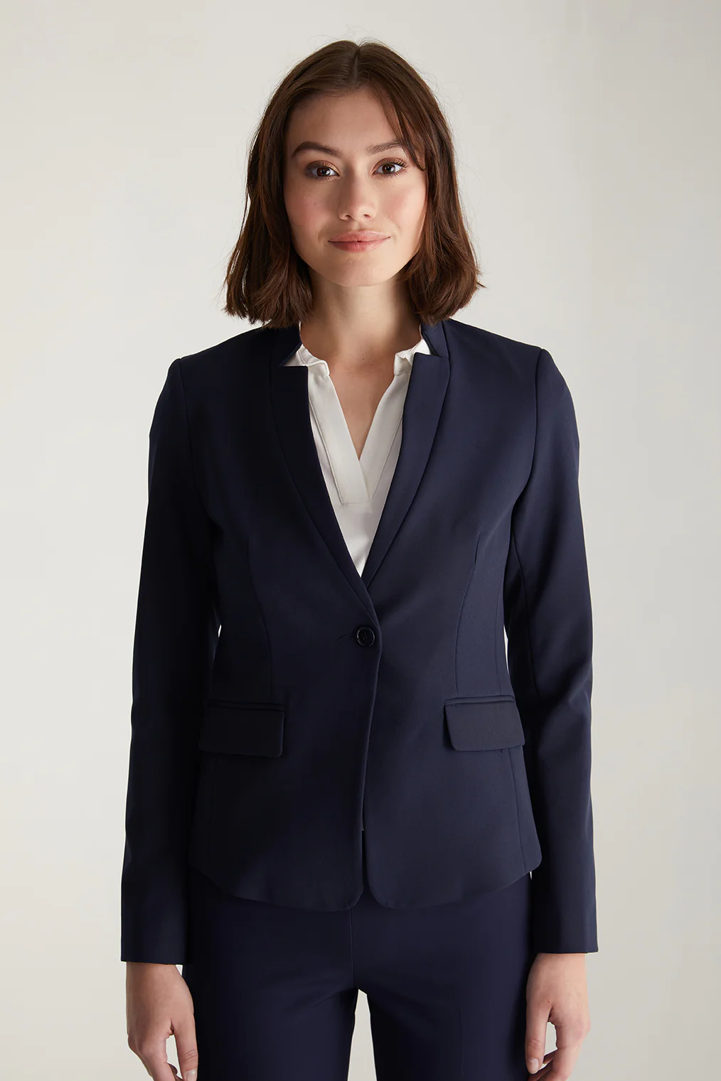 Fitted noched collar jacket