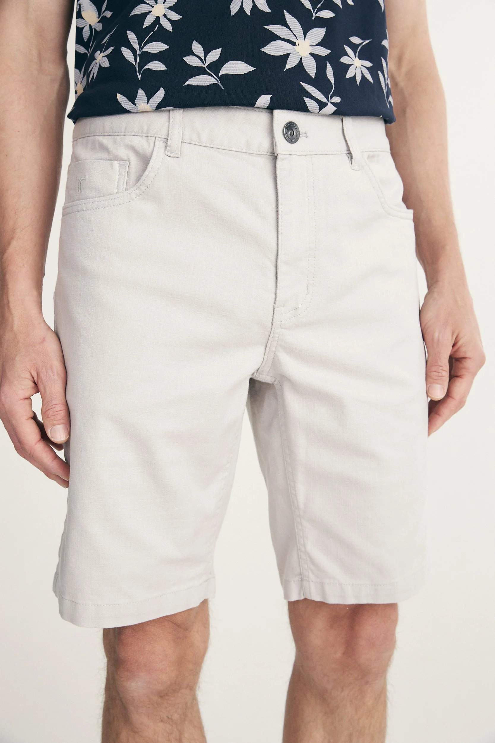 Textured slim fit bermuda - Image 2