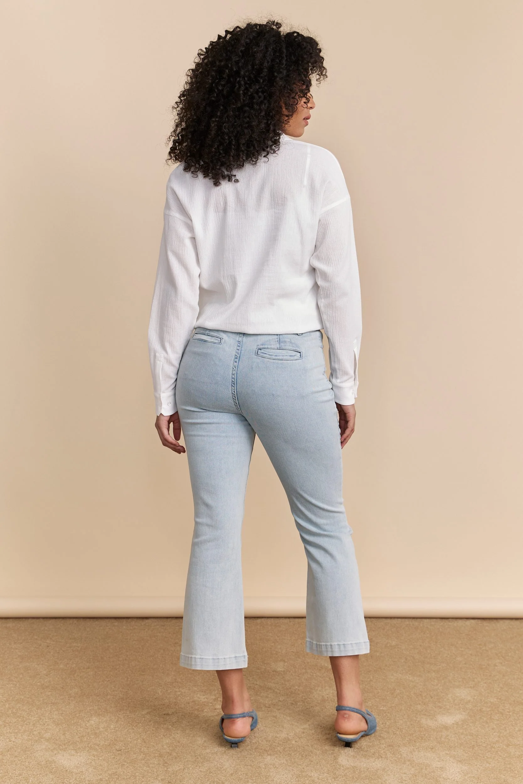 High waist crop flared jean - Image 2