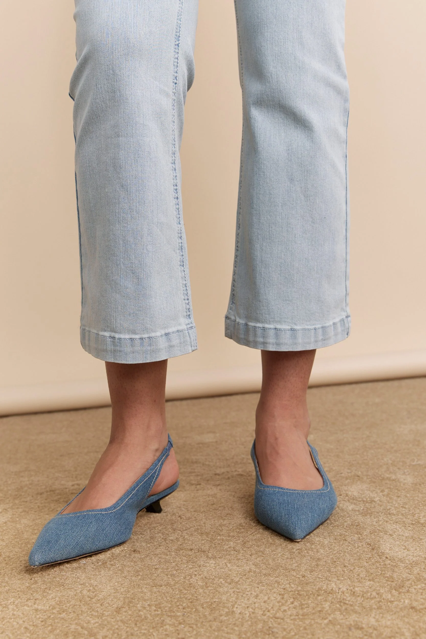 High waist crop flared jean - Image 3
