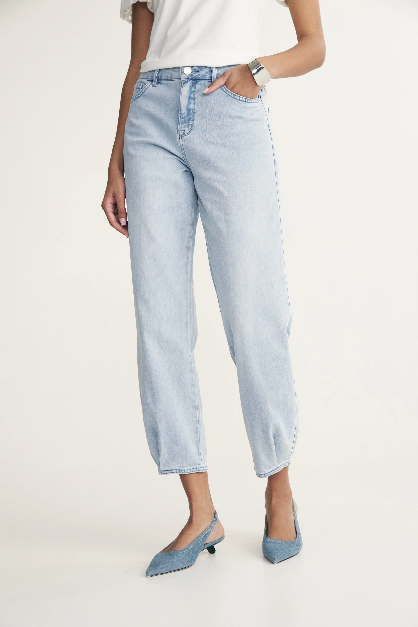 High waist jean with pleats hem - Image 3