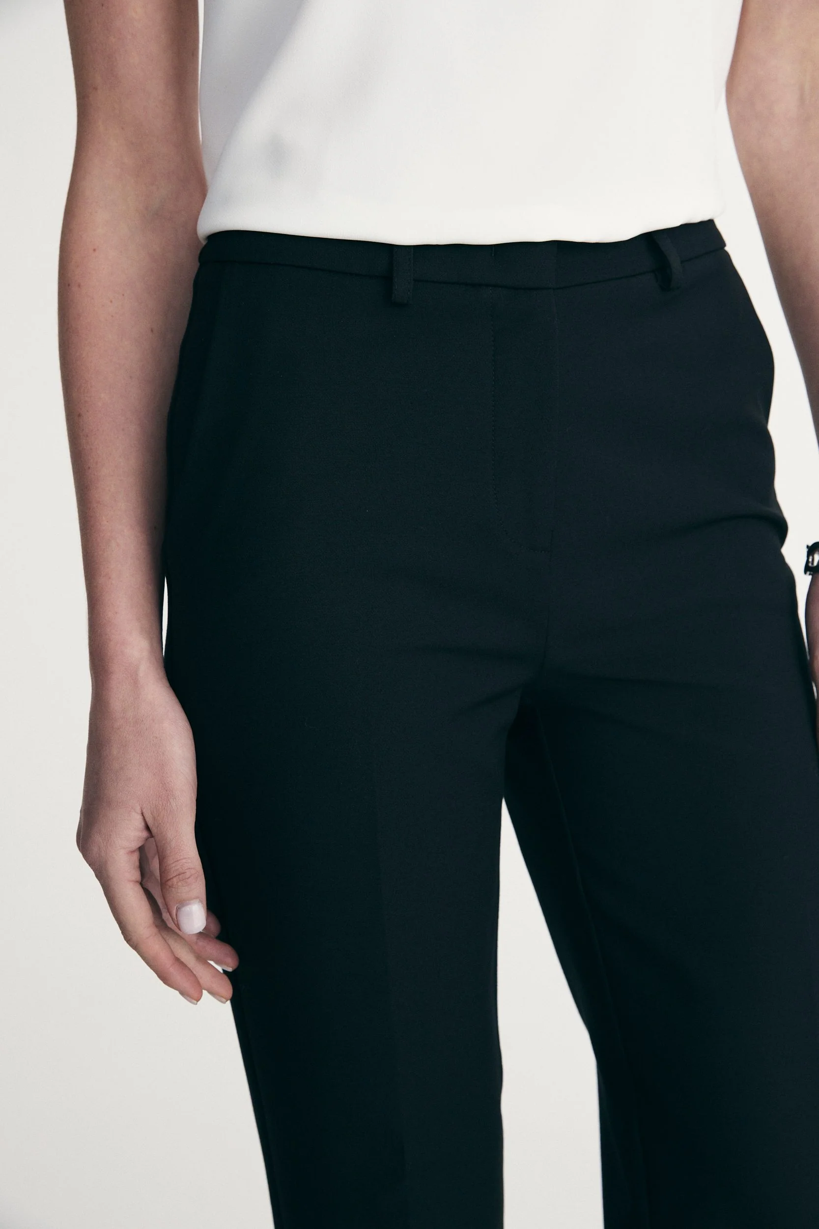 High waist pants with elastic waist - Image 3