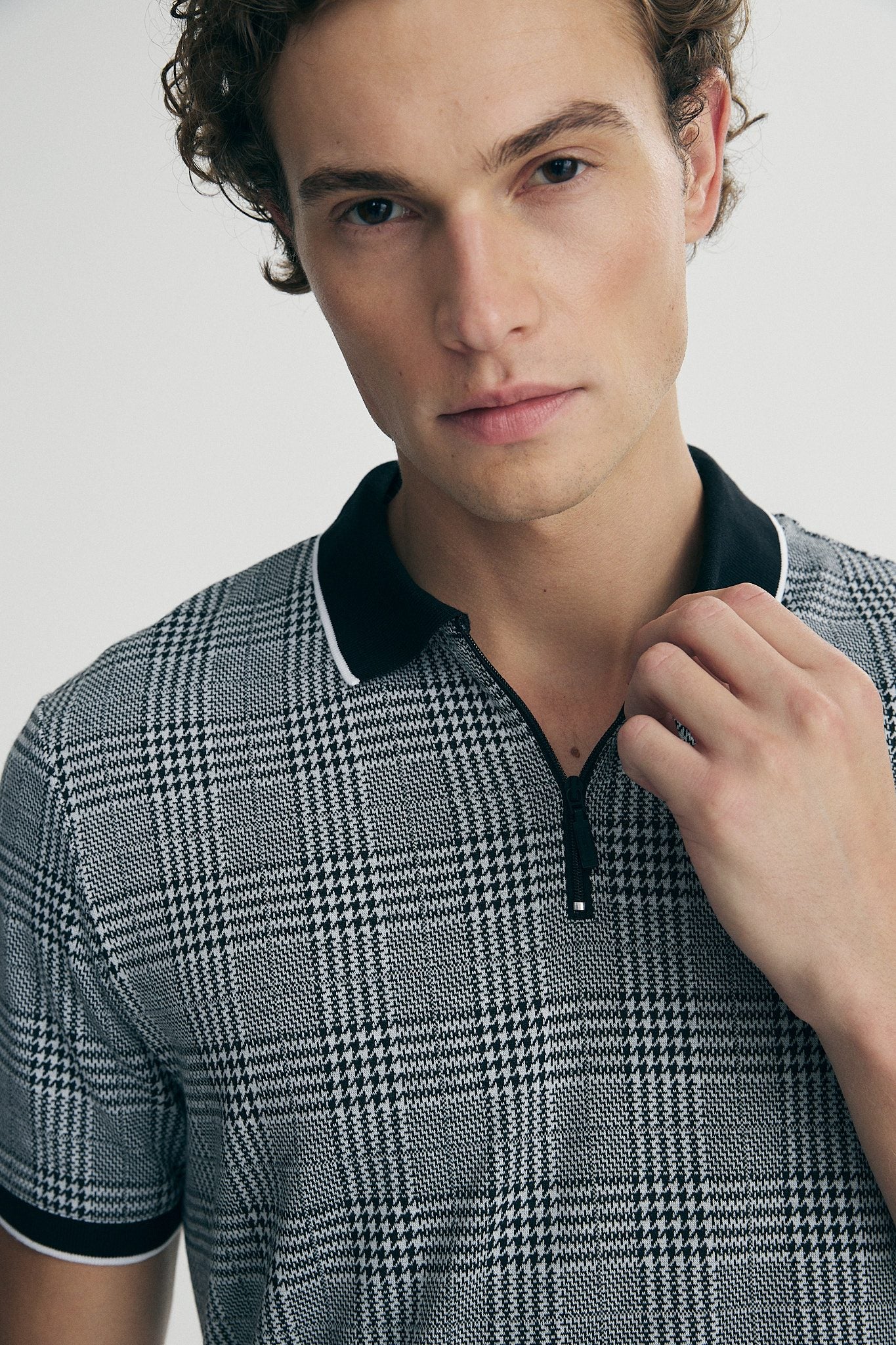 Houndstooth zip polo - Image 4