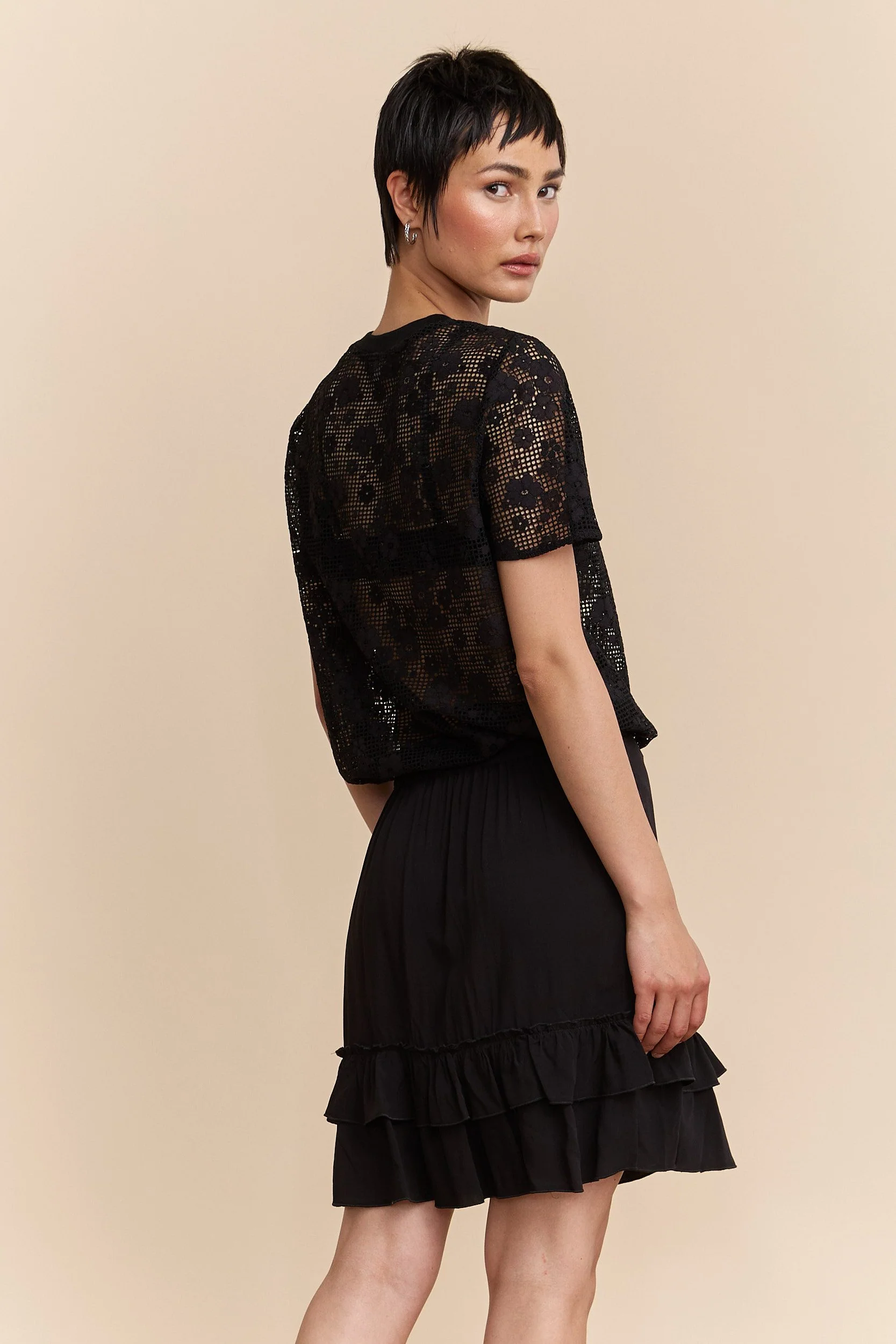 Lace boxy short sleeve top with drawstring - Image 3