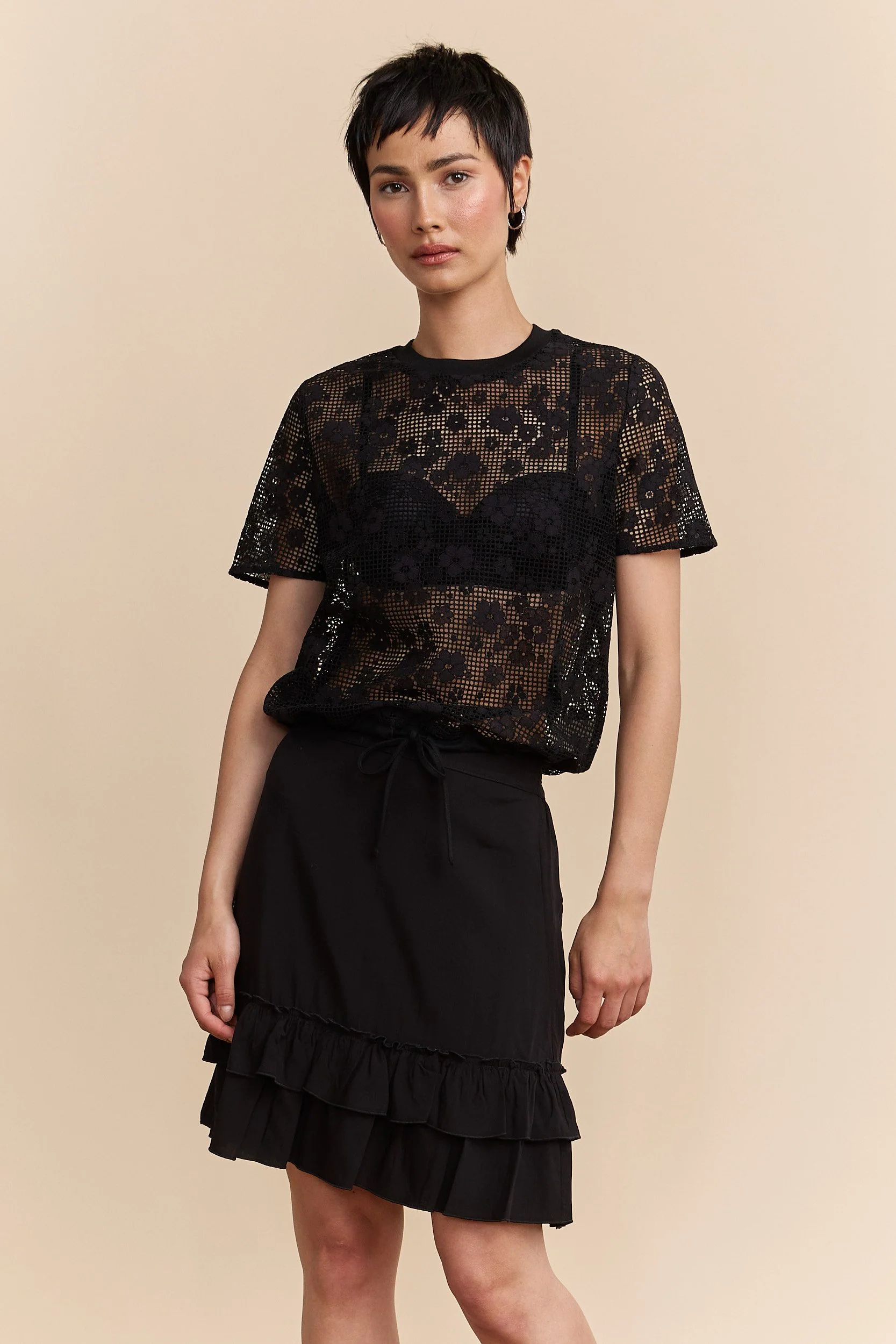 Lace boxy short sleeve top with drawstring - Image 4