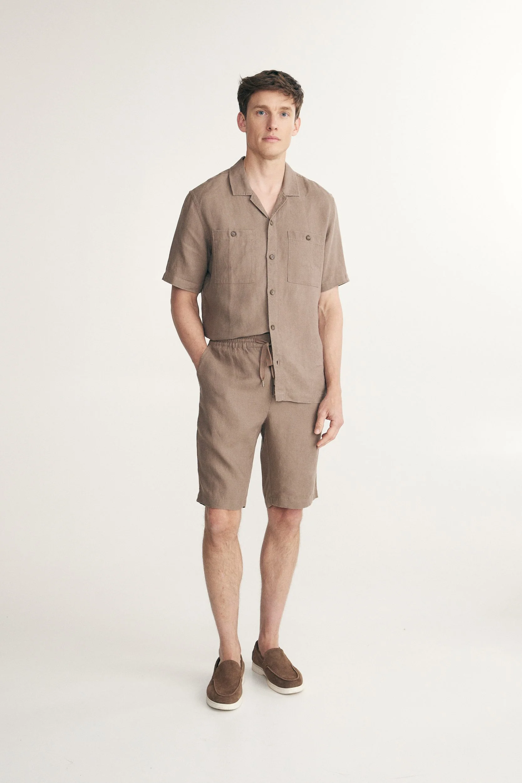 Linen bermuda with drawstring - Image 4