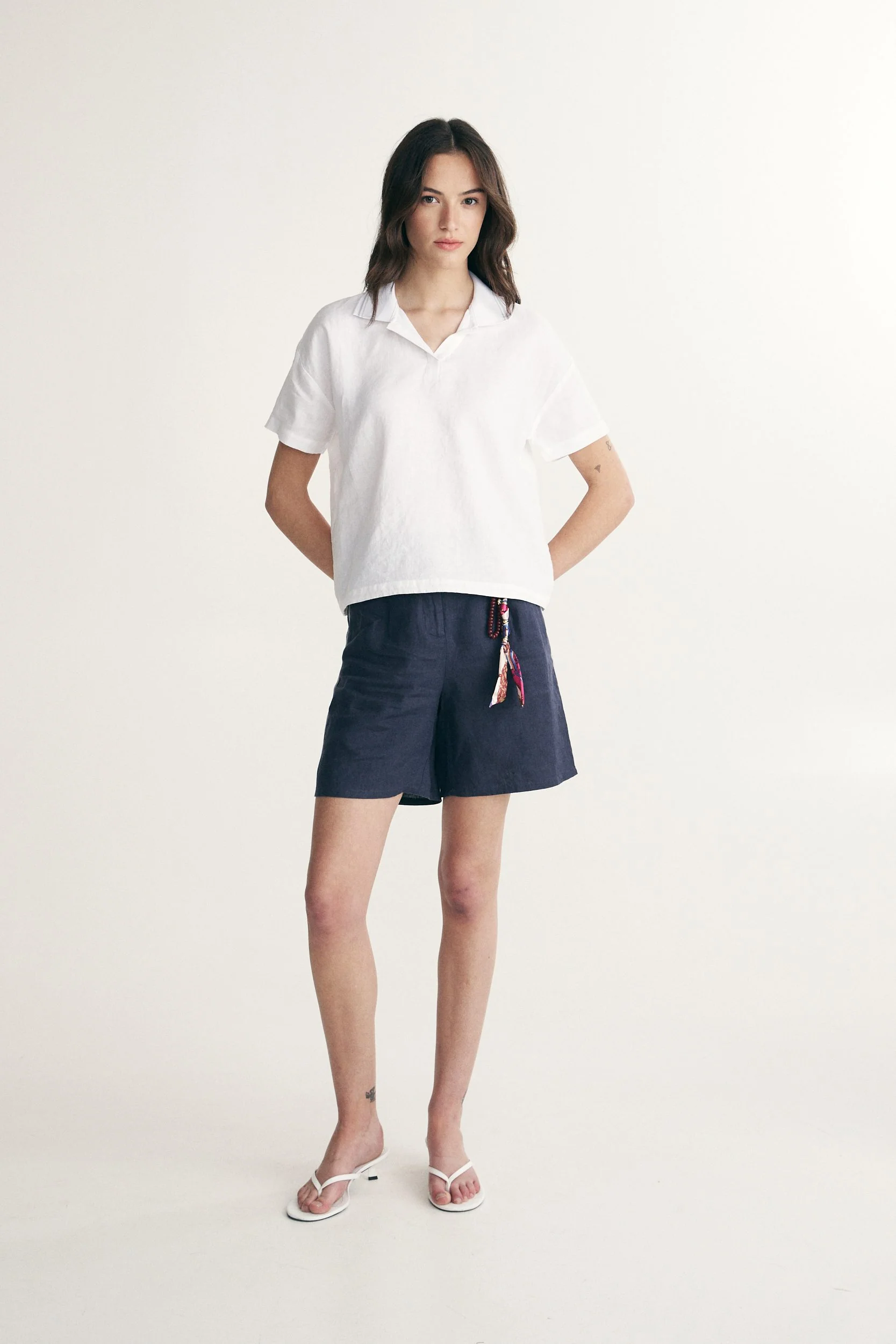 Linen shirt with drawstring - Image 3