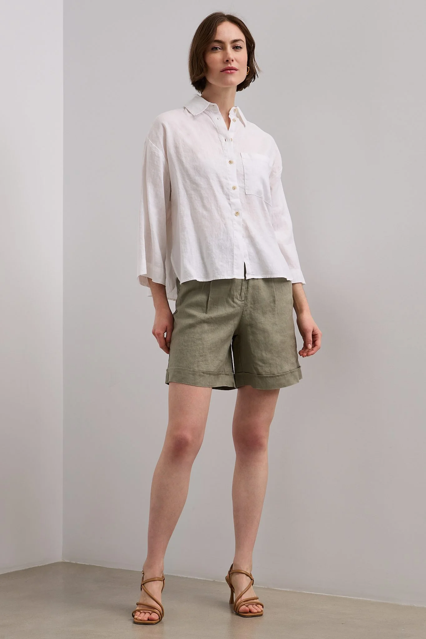 Linen short with sash - Image 7