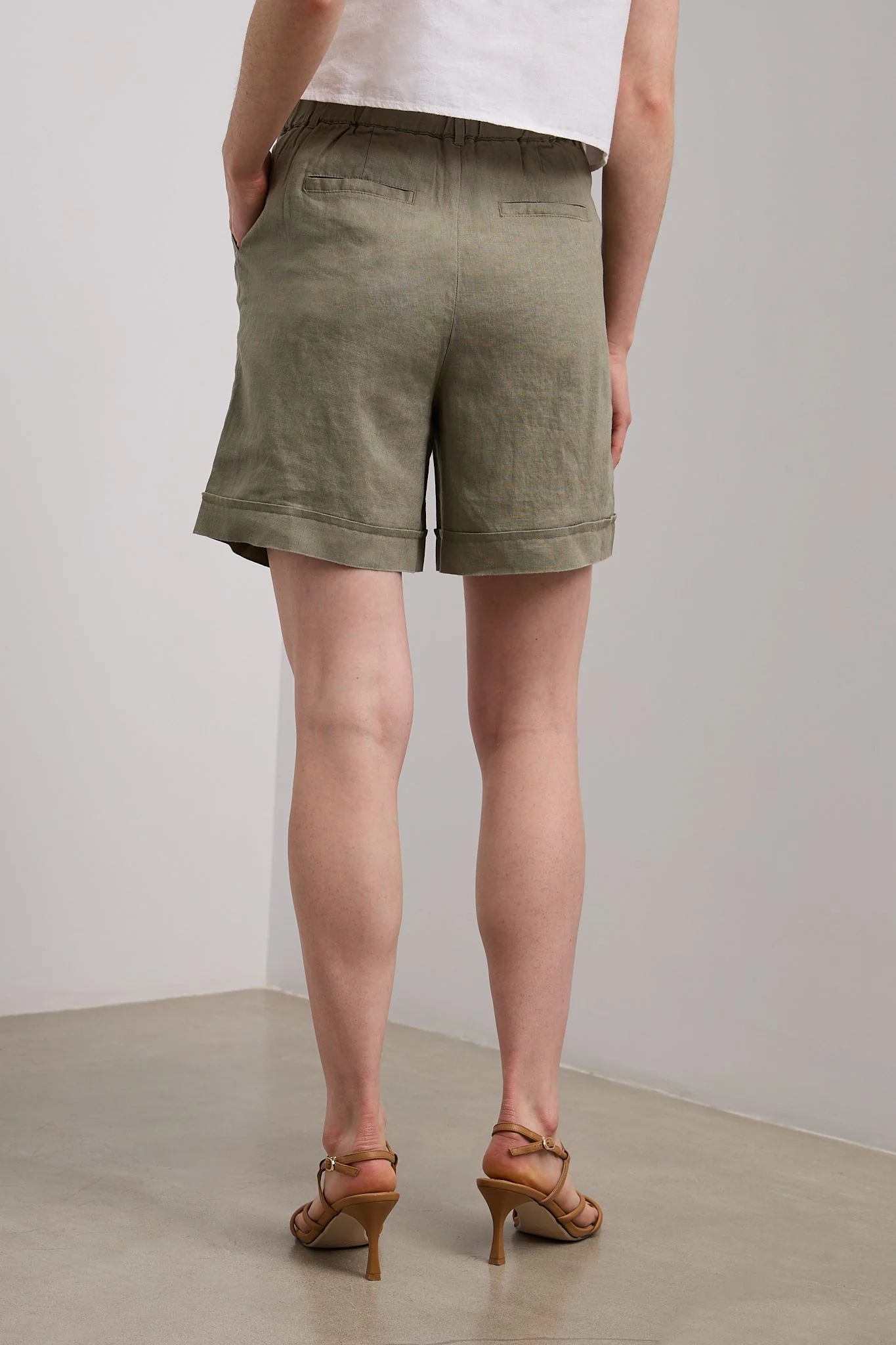 Linen short with sash - Image 9