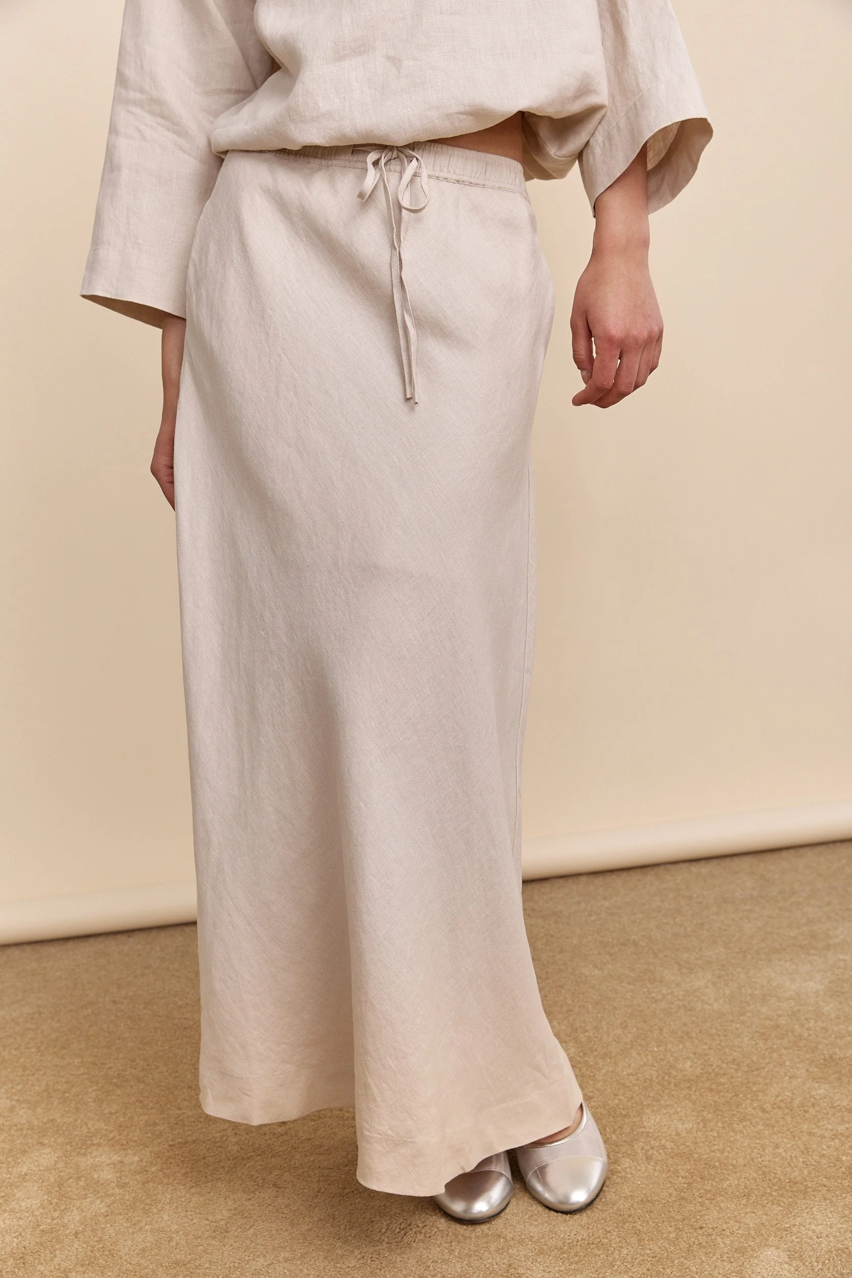 Linen skirt with elastic waist - Image 3