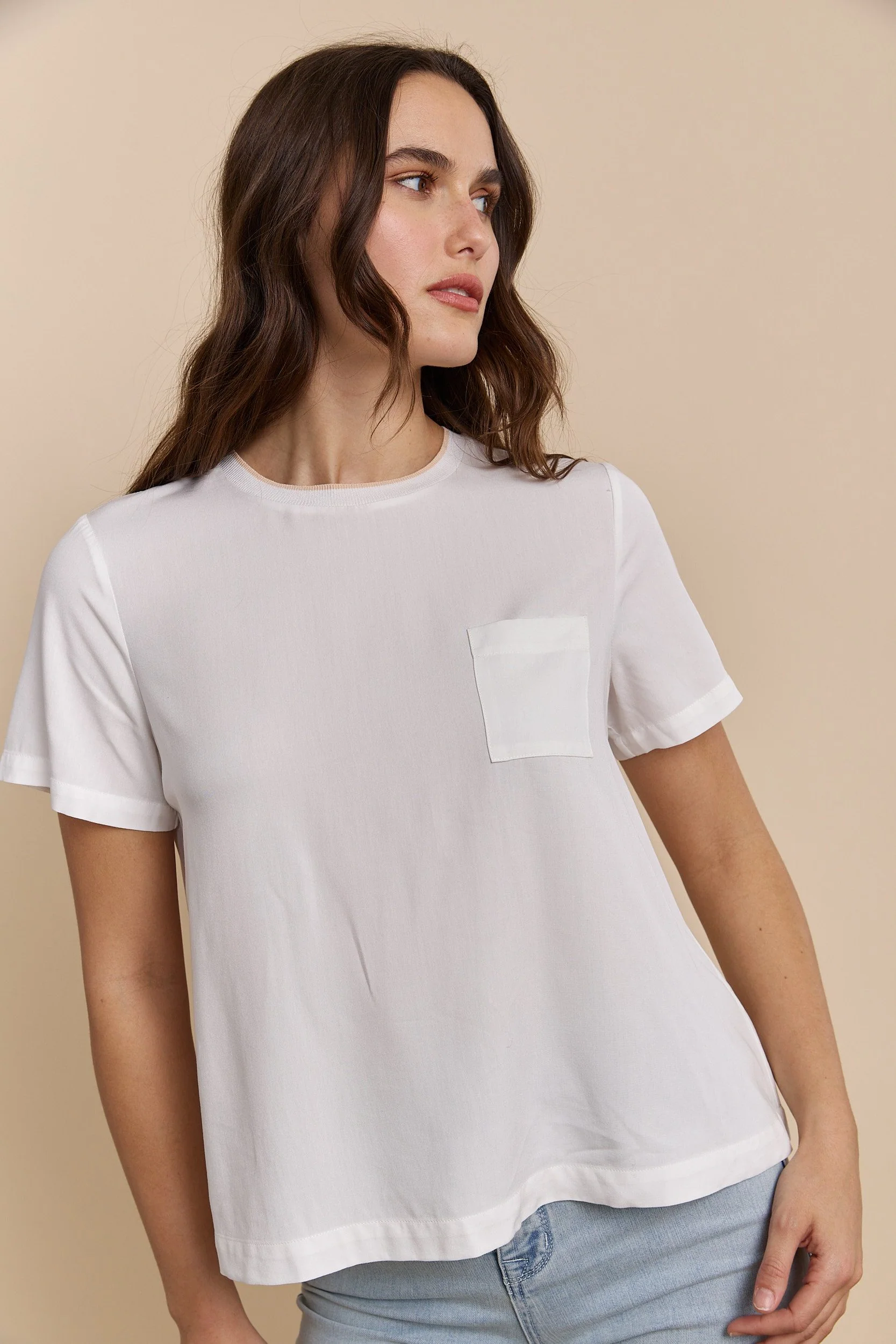 Loose-fitting top with neck detail - Image 3