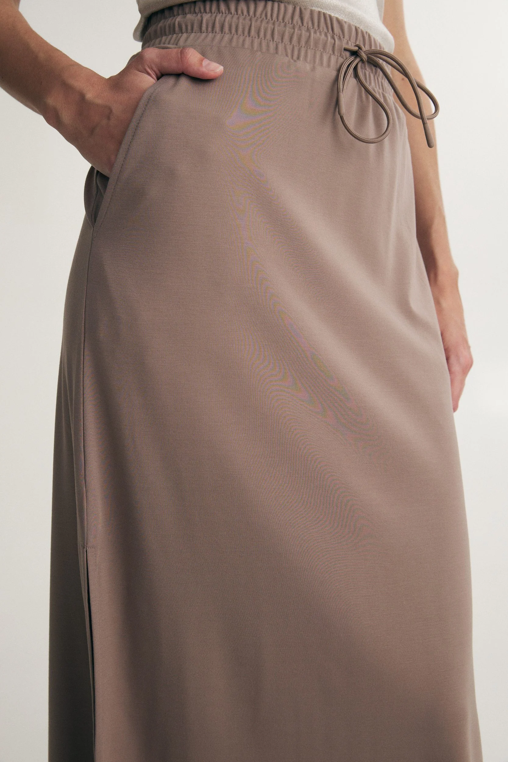Midi skirt with elastic waist - Image 3