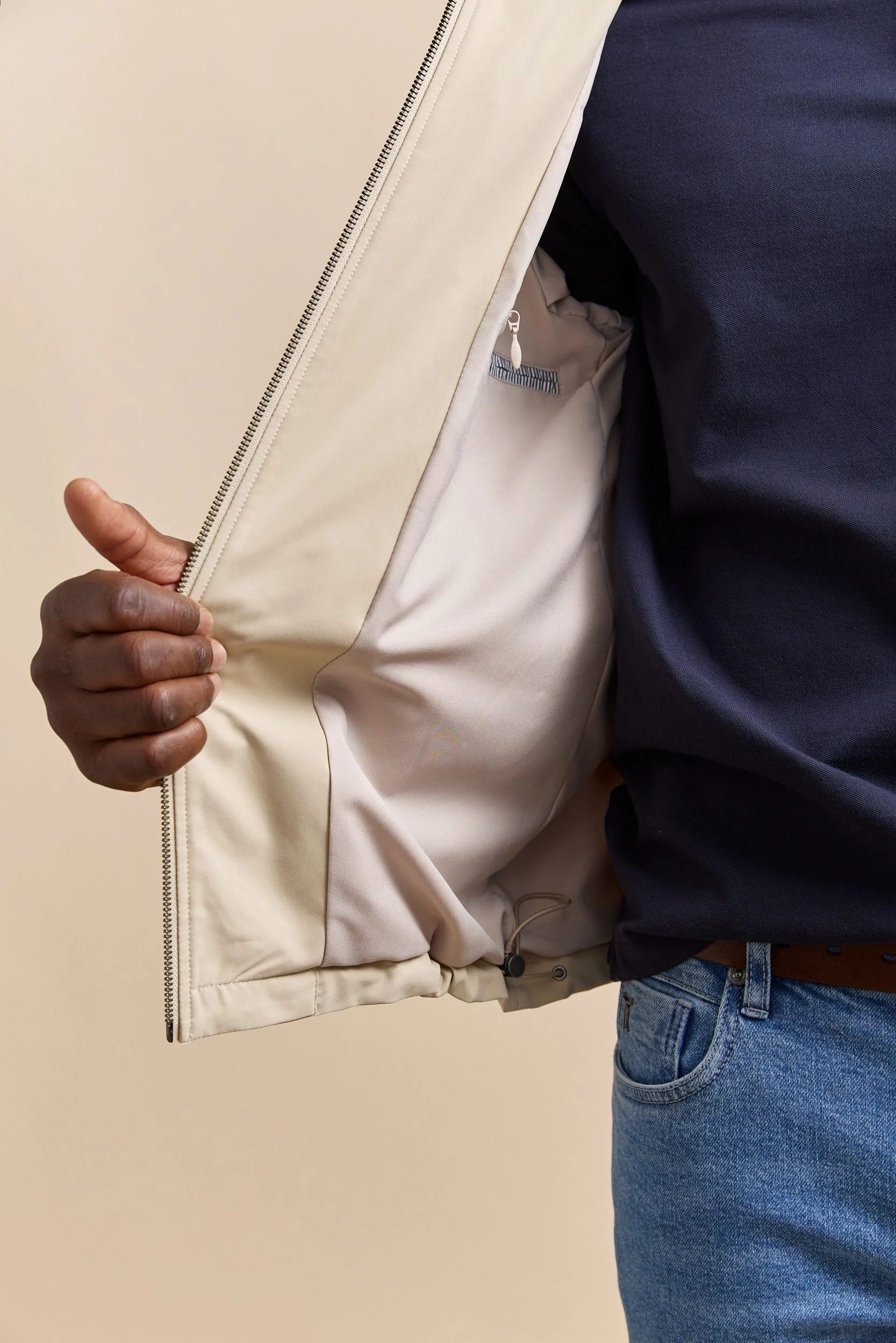 Multi pockets hooded jacket - Image 9