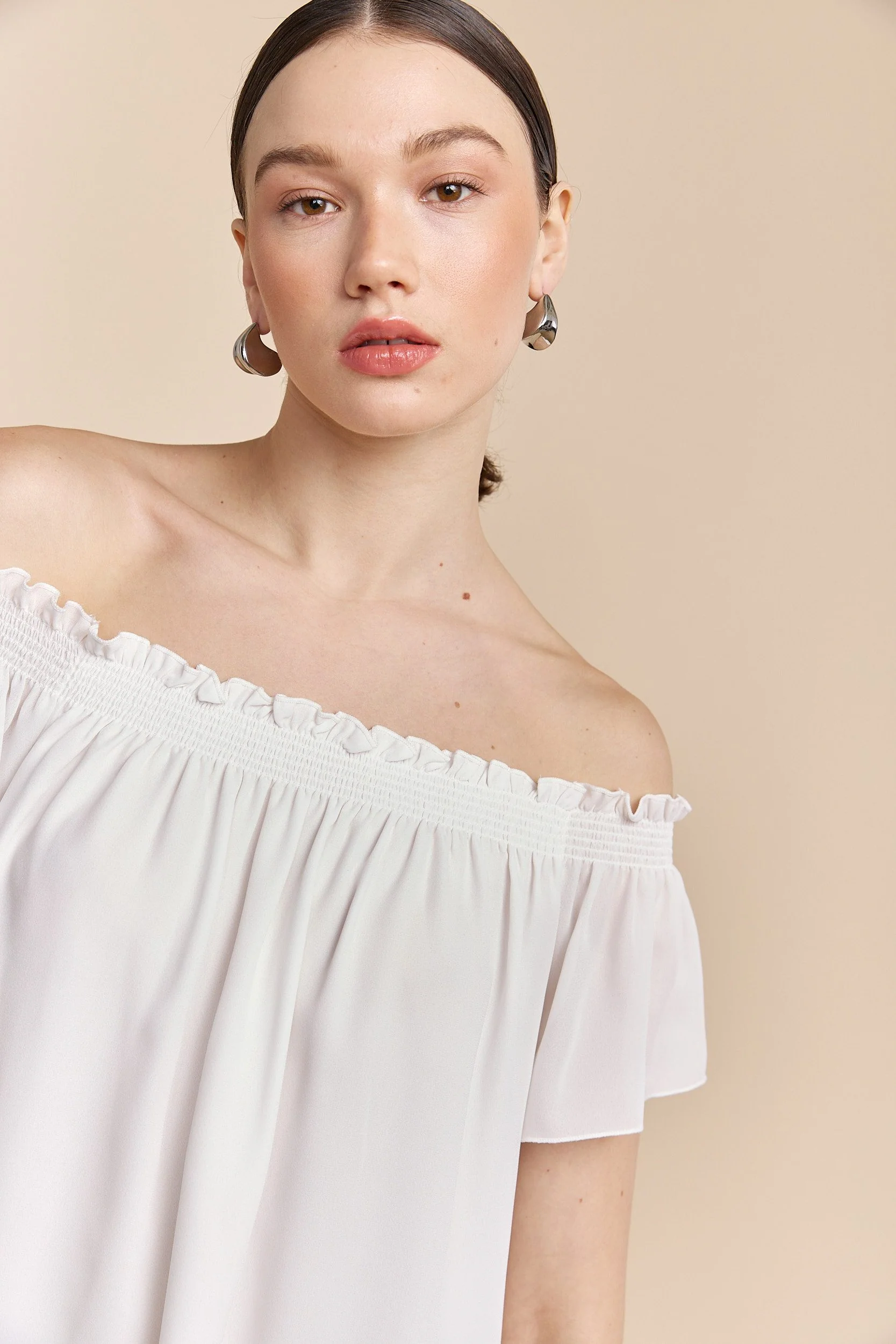 Off-the-shoulder top with ruching - Image 3