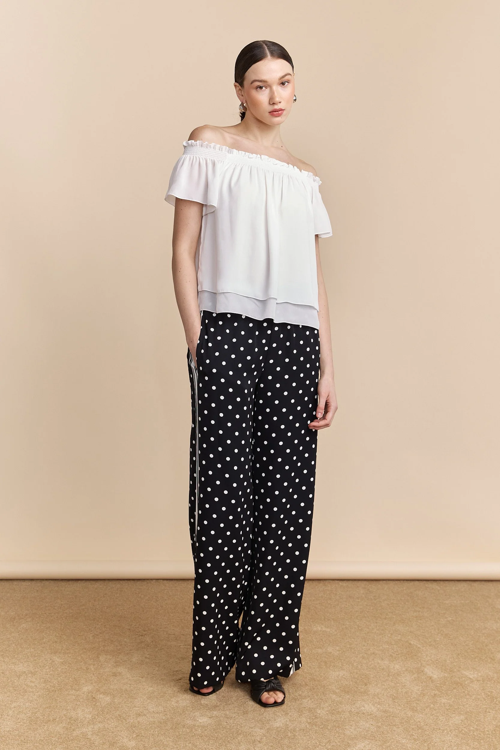 Off-the-shoulder top with ruching - Image 4
