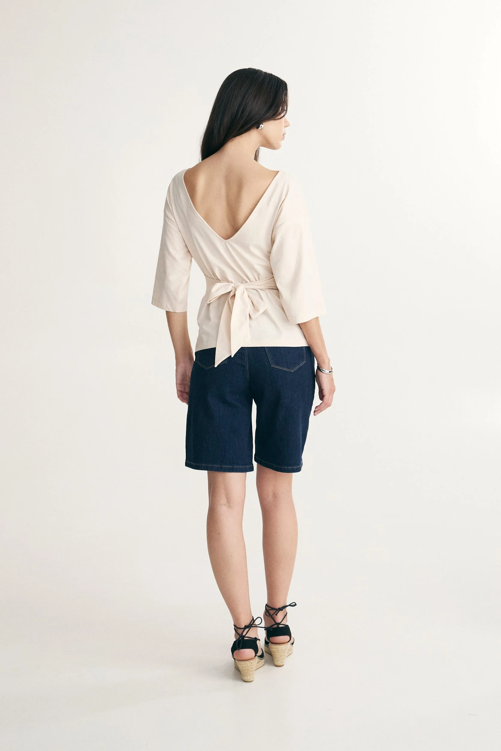 Open back t-shirt - Image 8