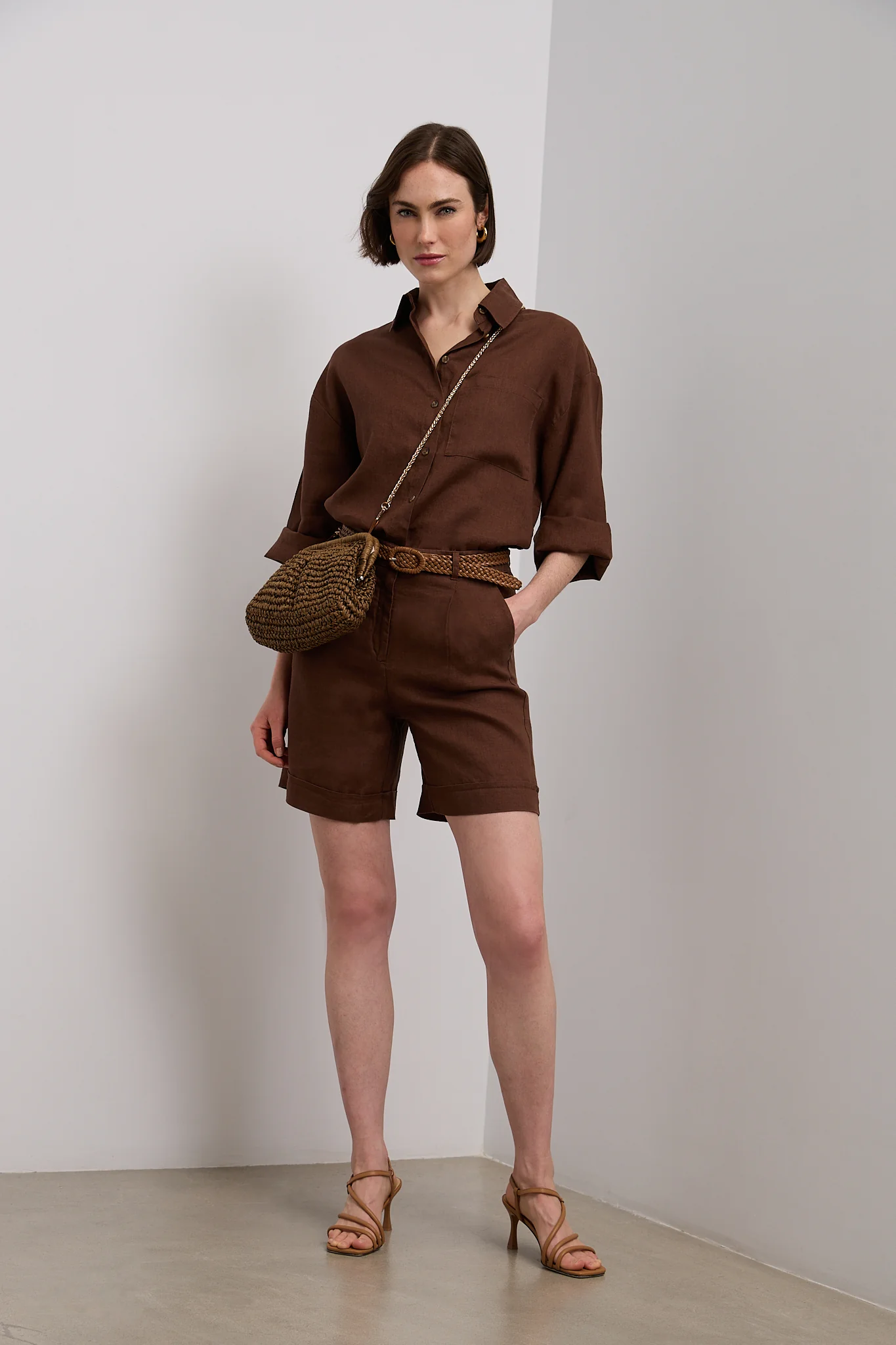 Oversized cropped linen blouse - Image 4
