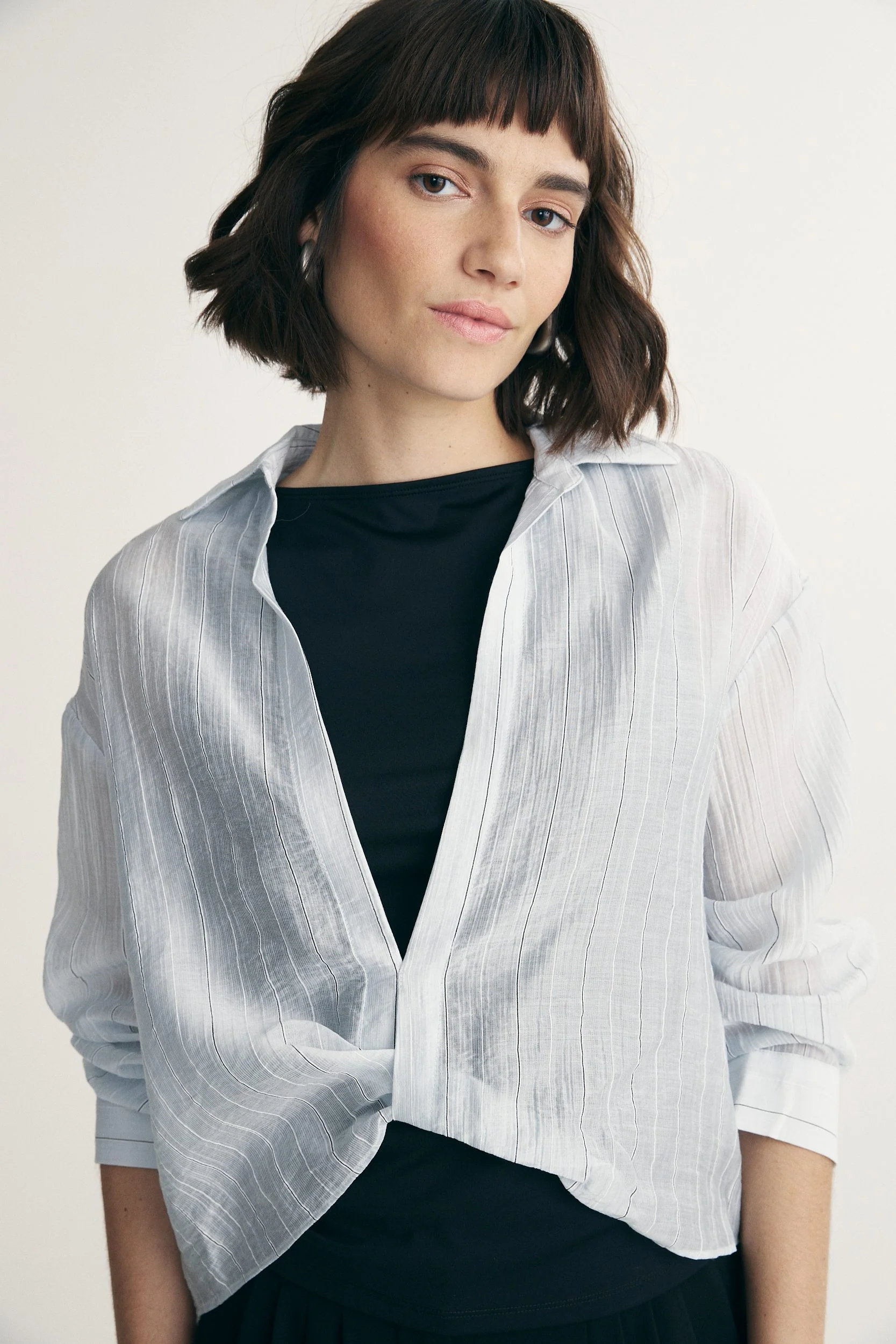 Oversized shirt with twisted front - Image 4